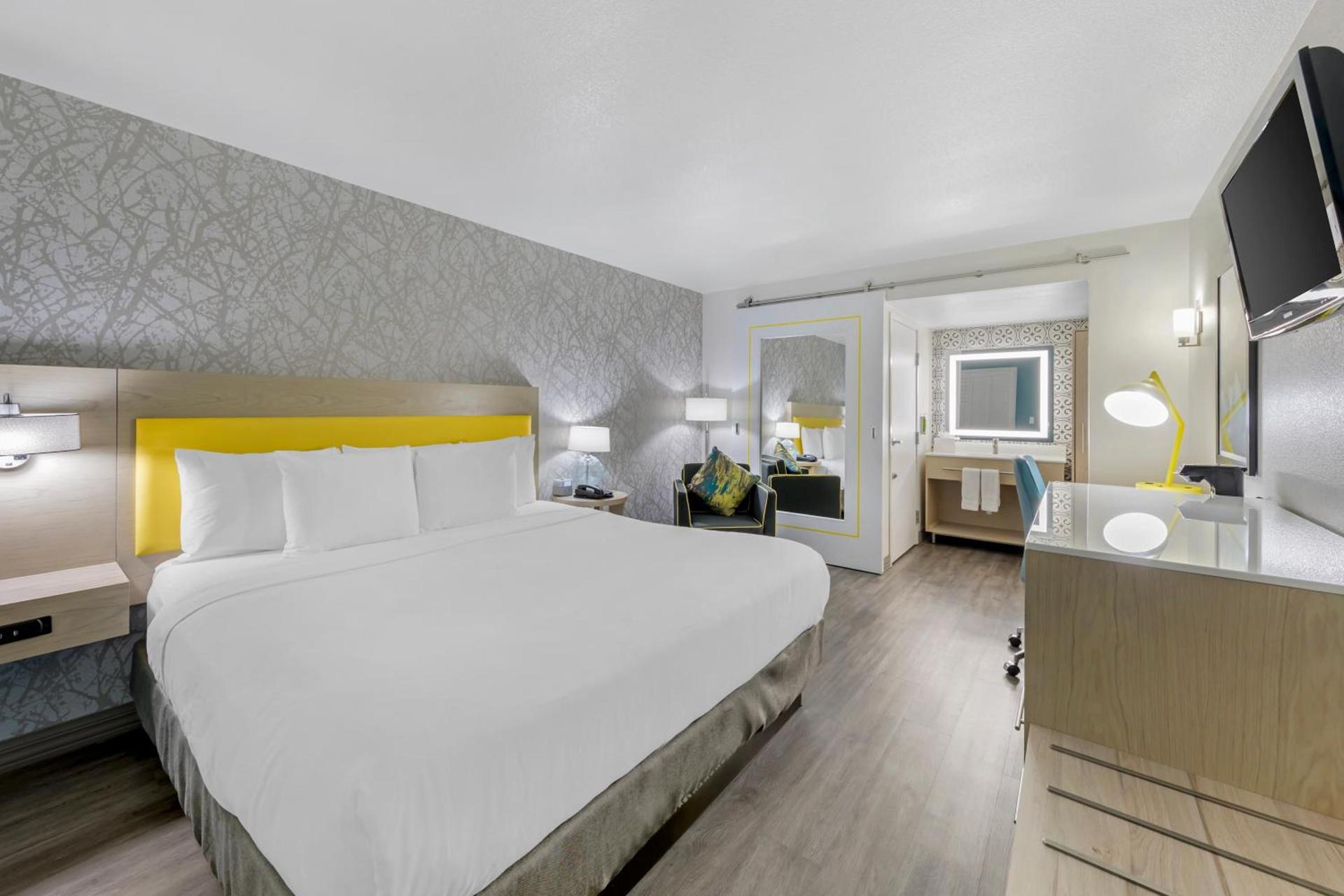 Hillstone Inn Tulare, an Ascend Collection Hotel photo 55