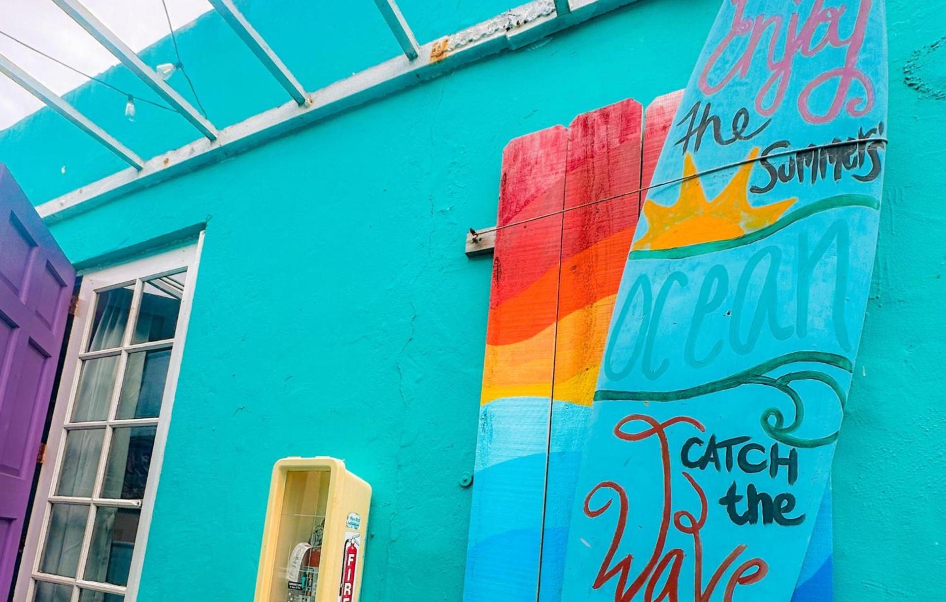 ITH San Diego Beach Bungalow Surf Hostel photo 93