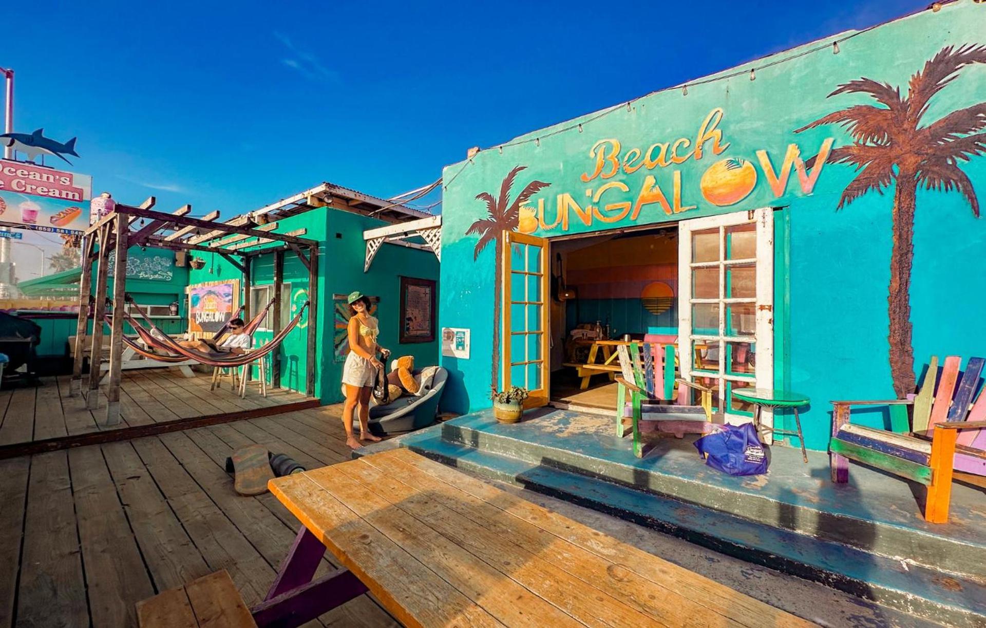 ITH San Diego Beach Bungalow Surf Hostel photo 91