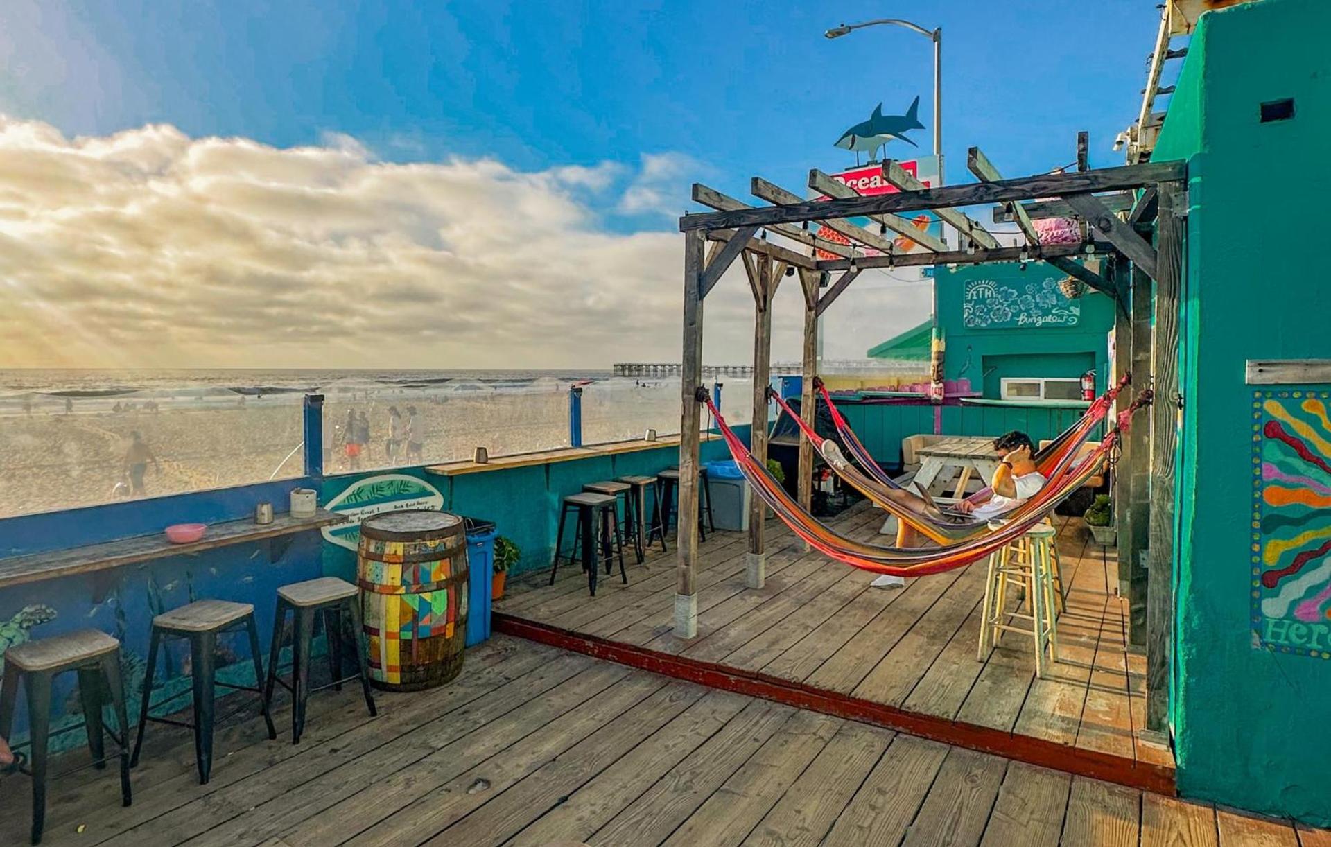 ITH San Diego Beach Bungalow Surf Hostel photo 1