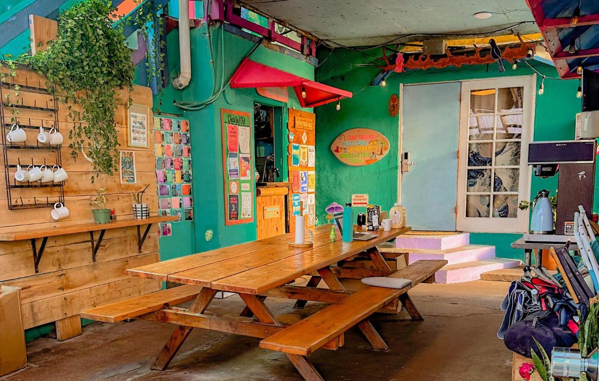 ITH San Diego Beach Bungalow Surf Hostel photo 28