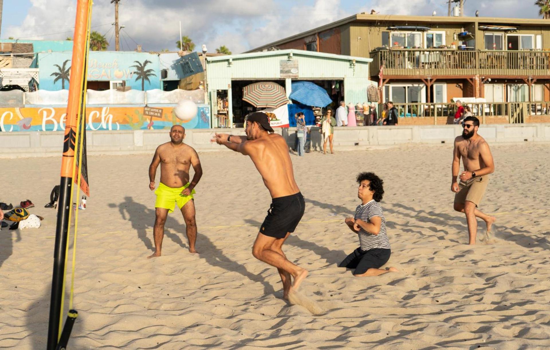 ITH San Diego Beach Bungalow Surf Hostel photo 56