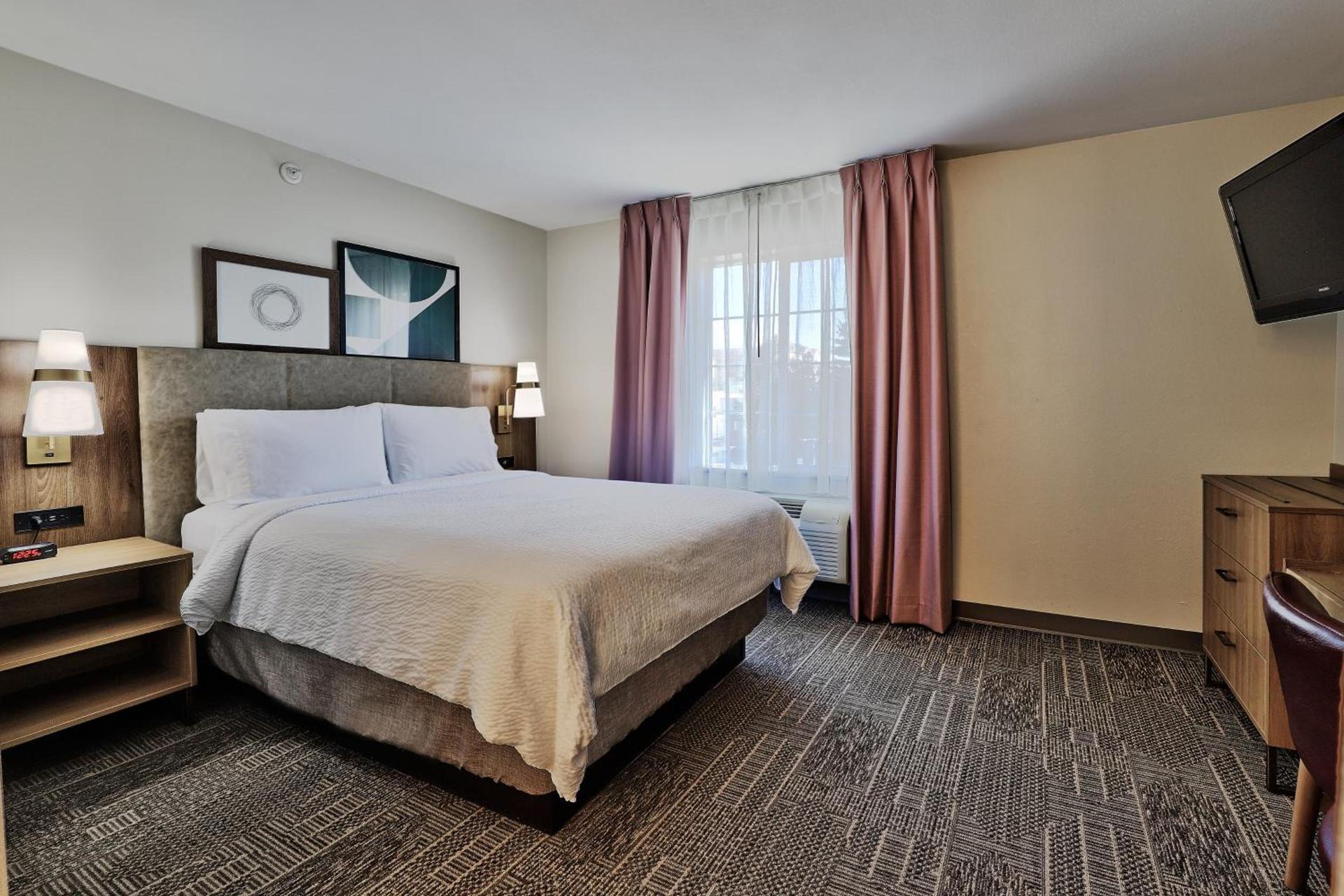 Staybridge Suites - Albuquerque Airport by IHG photo 25