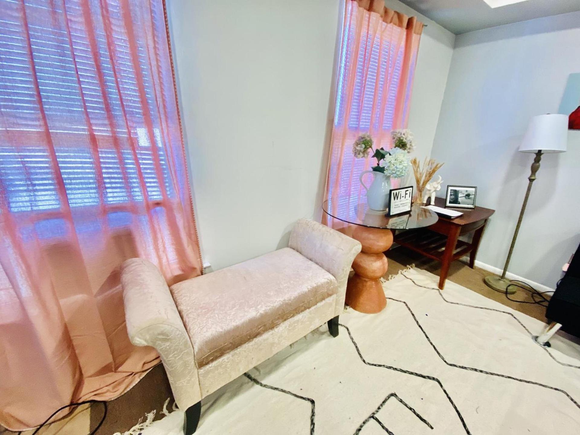 Airport Xpress Guestrooms photo 24
