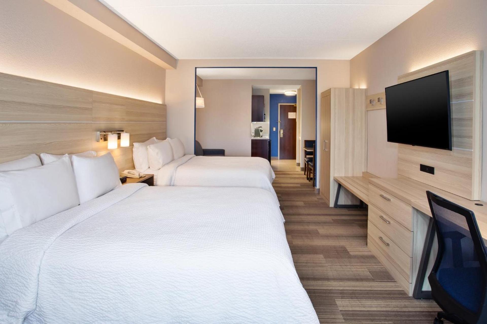 Holiday Inn Express Hotel & Suites Rochester Webster by IHG photo 31