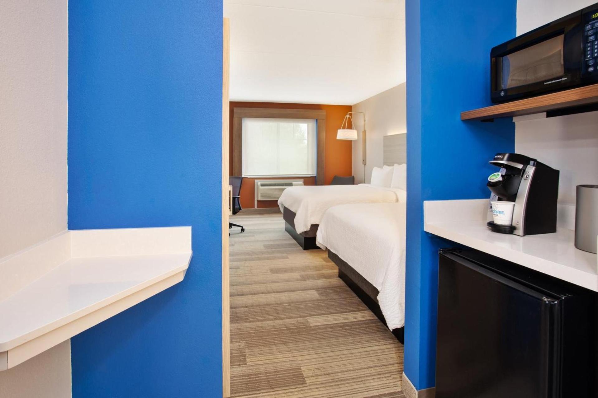 Holiday Inn Express Hotel & Suites Rochester Webster by IHG photo 26
