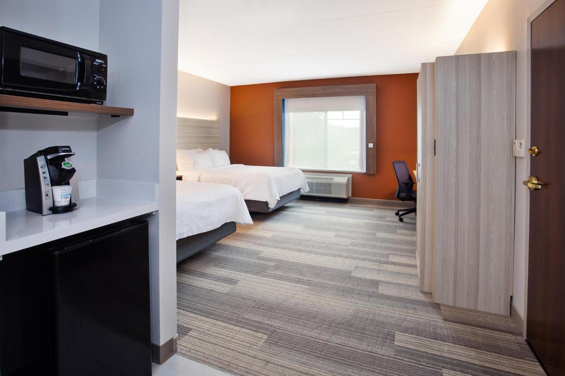 Holiday Inn Express Hotel & Suites Rochester Webster by IHG photo 30