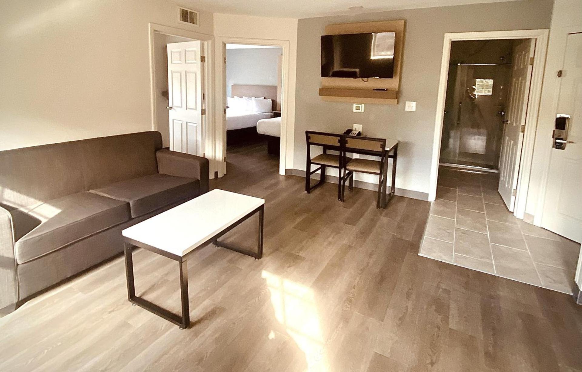 MainStay Suites Columbia Harbison photo 6