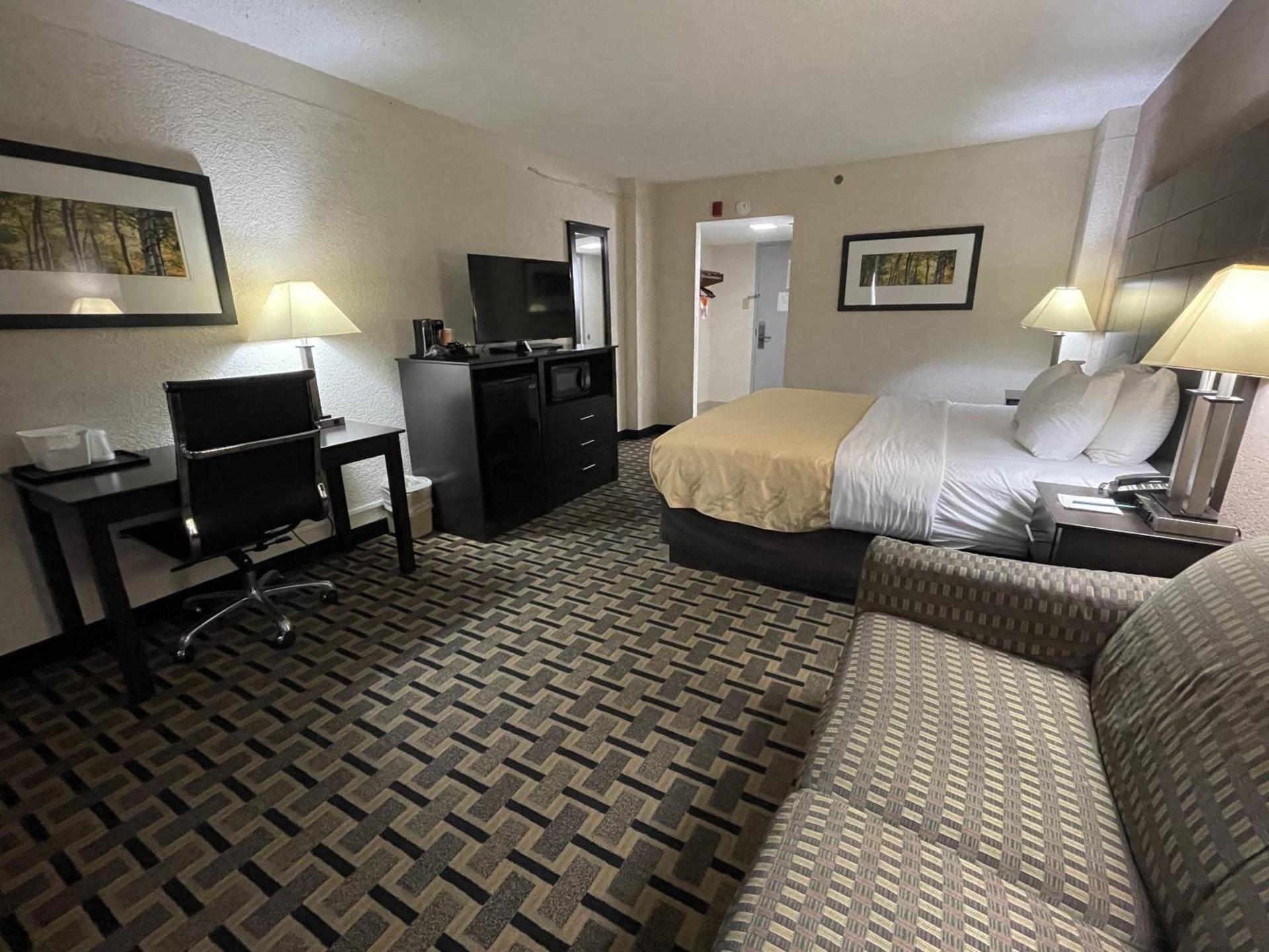 Quality Inn & Suites Cincinnati Downtown Area photo 28
