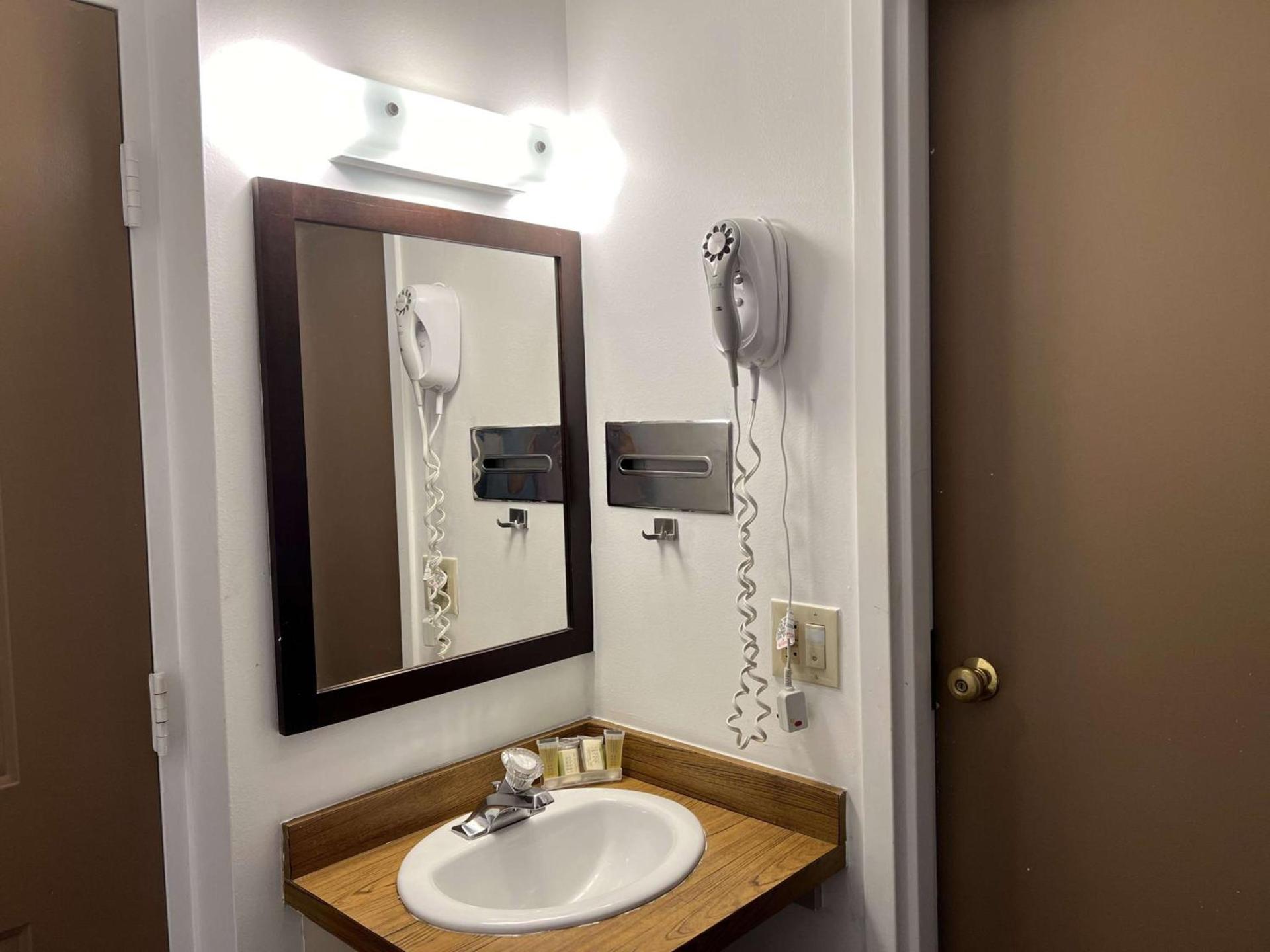 Travelodge by Wyndham Hershey photo 8
