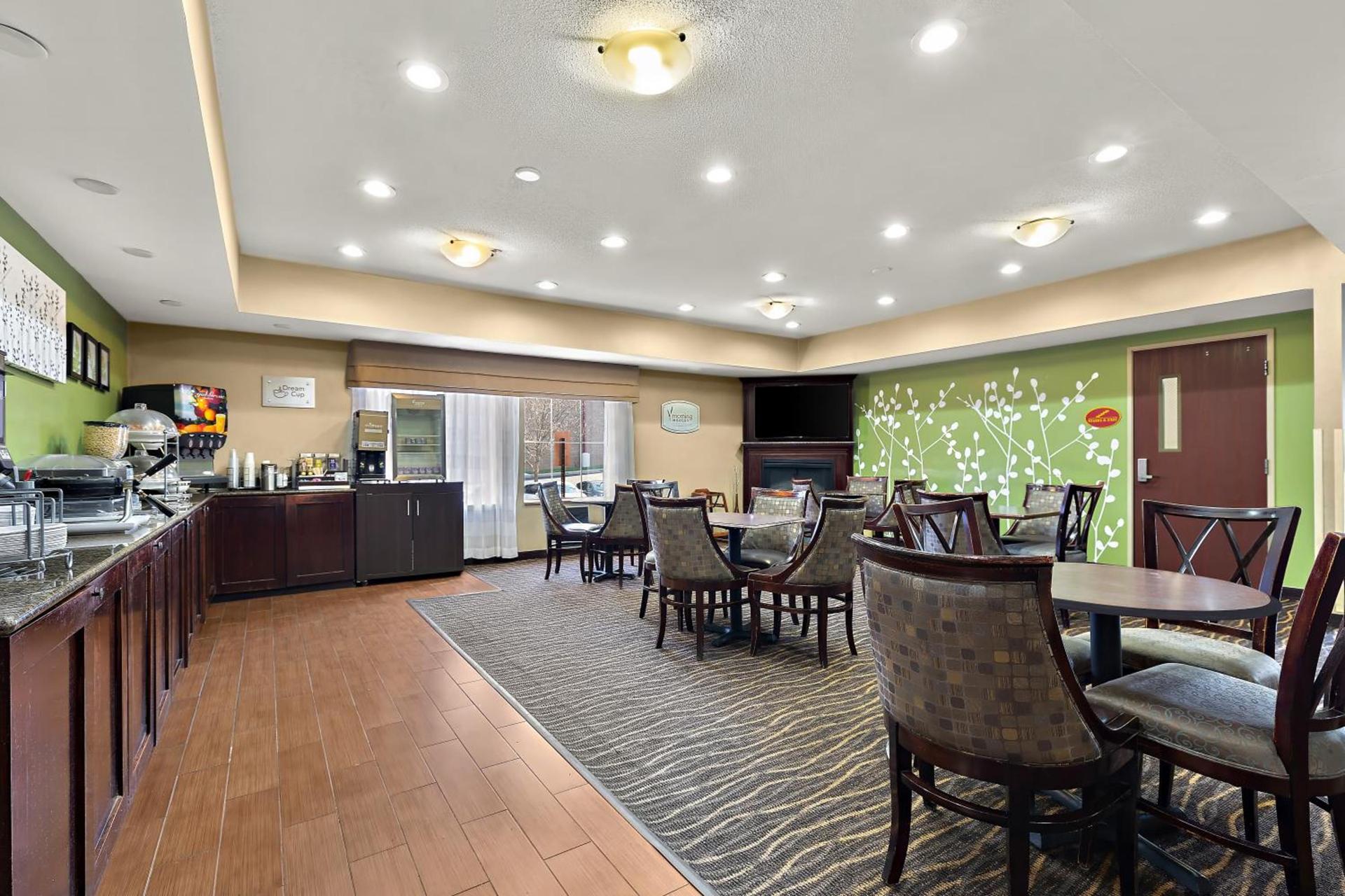 Sleep Inn & Suites near Joint Base Andrews-Washington Area photo 9