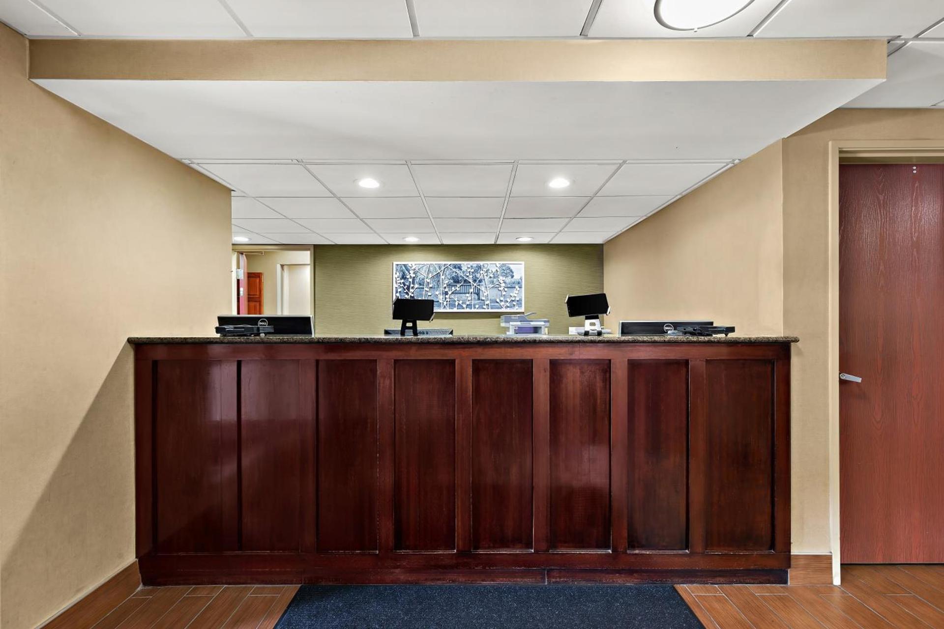 Sleep Inn & Suites near Joint Base Andrews-Washington Area photo 6
