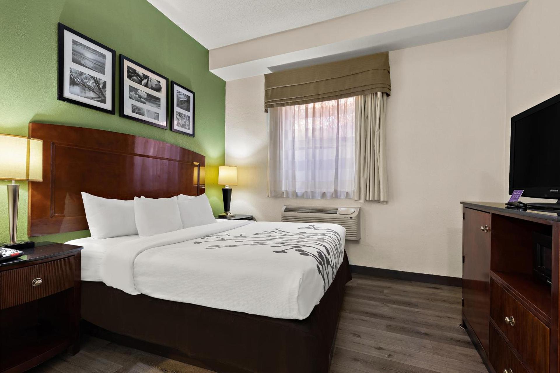 Sleep Inn & Suites near Joint Base Andrews-Washington Area photo 19