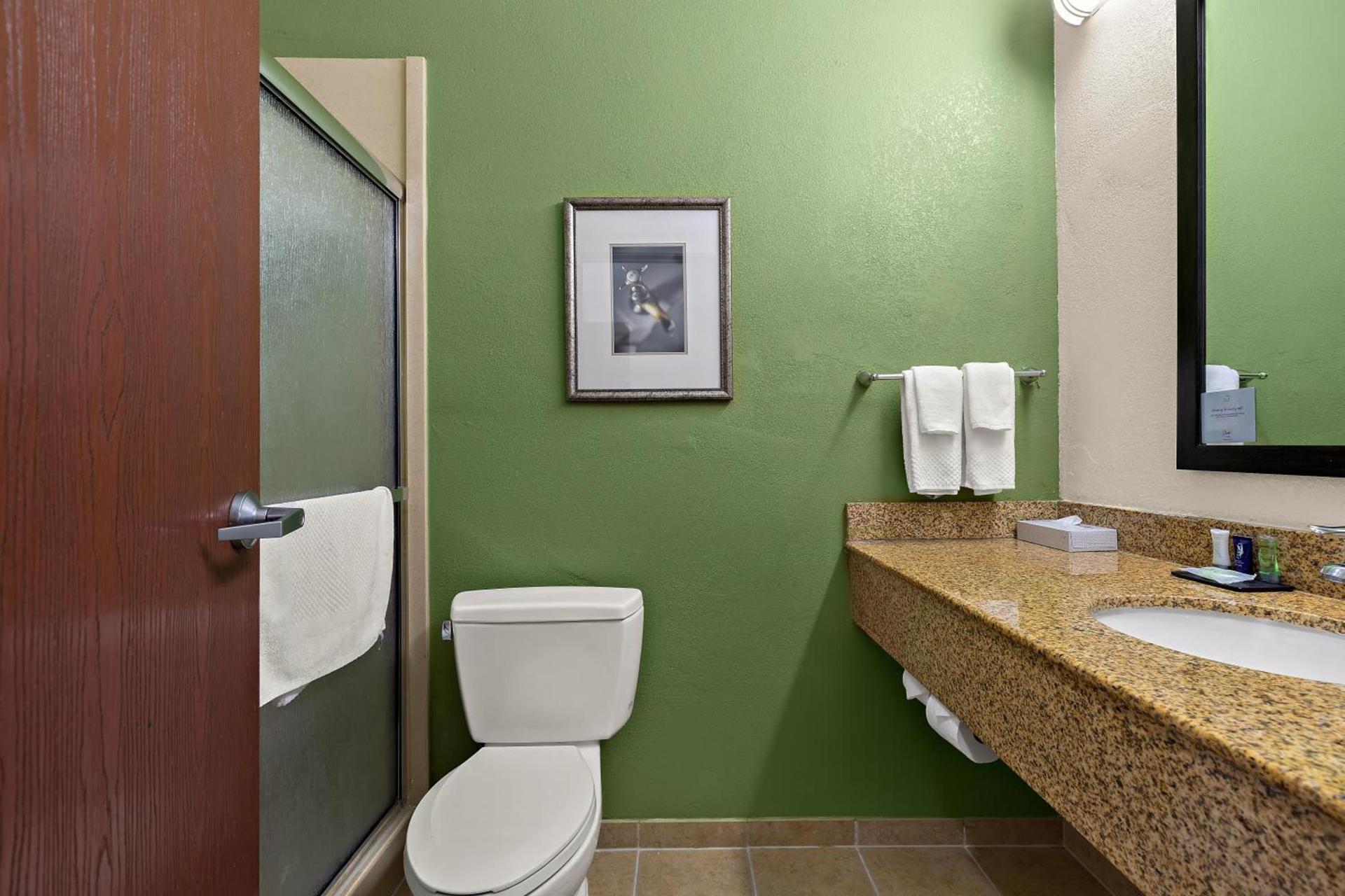 Sleep Inn & Suites near Joint Base Andrews-Washington Area photo 25