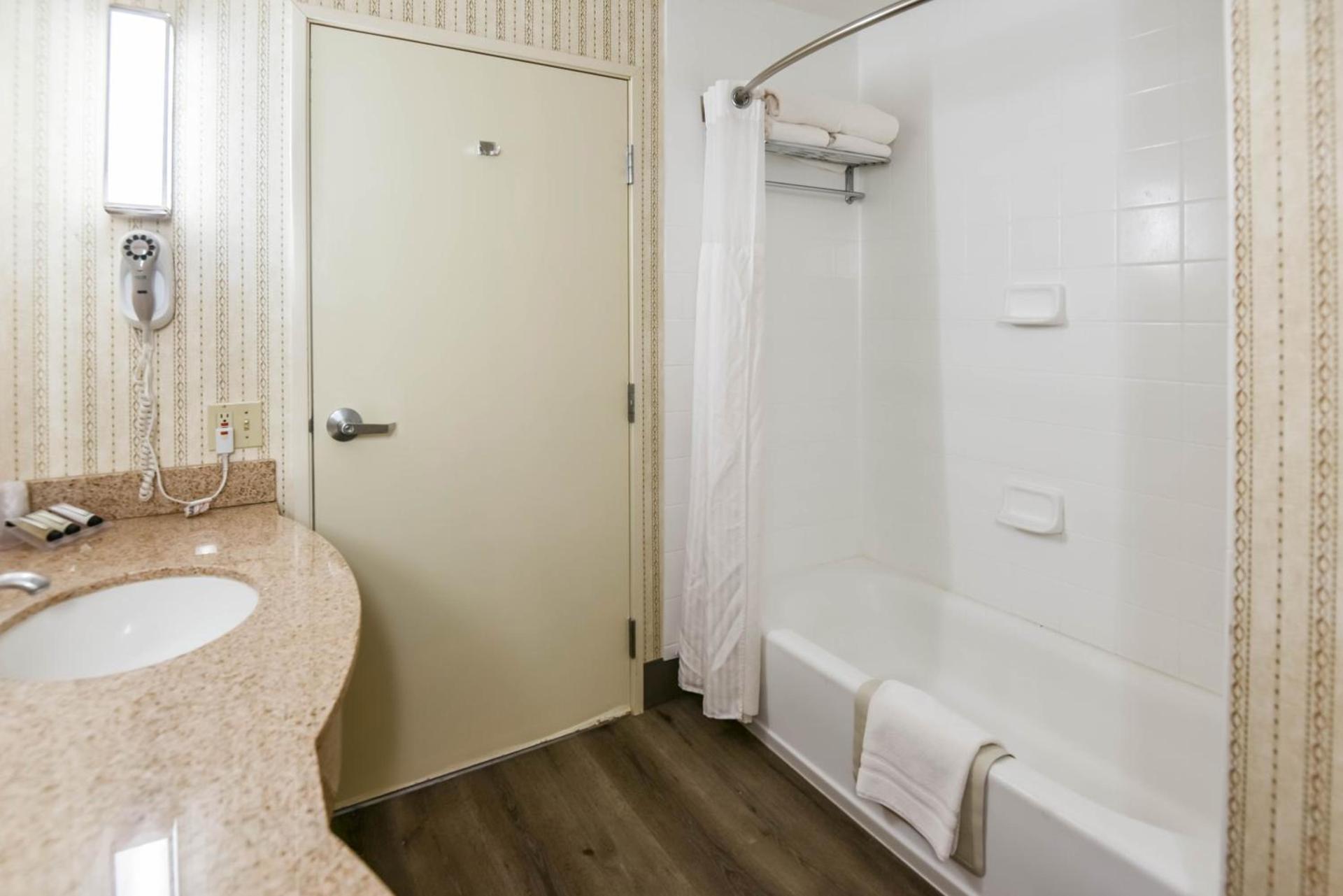 Shutters Hotel photo 50