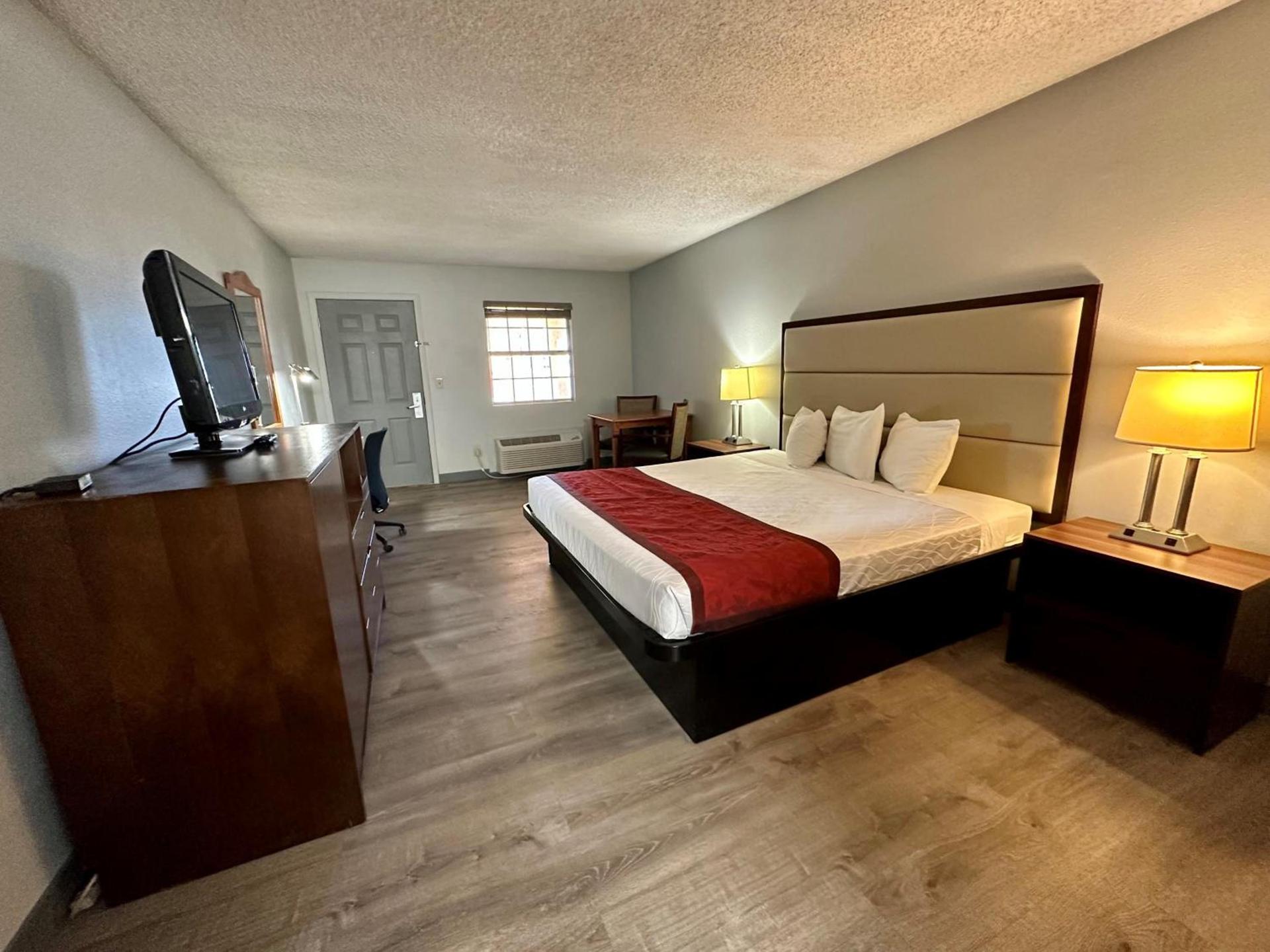 Silver Queen Inn photo 28