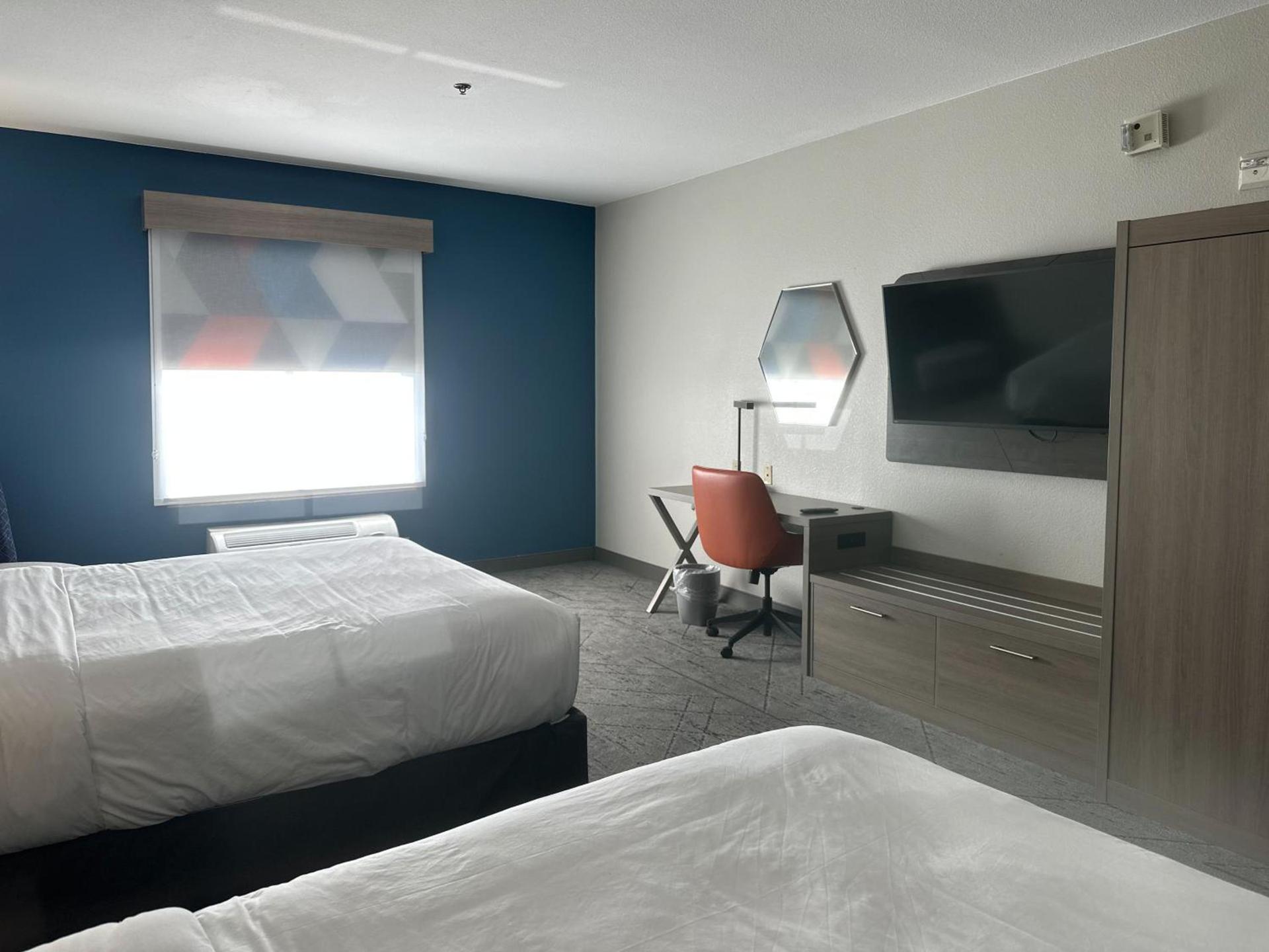 Holiday Inn Express Hotel & Suites Ennis by IHG photo 10