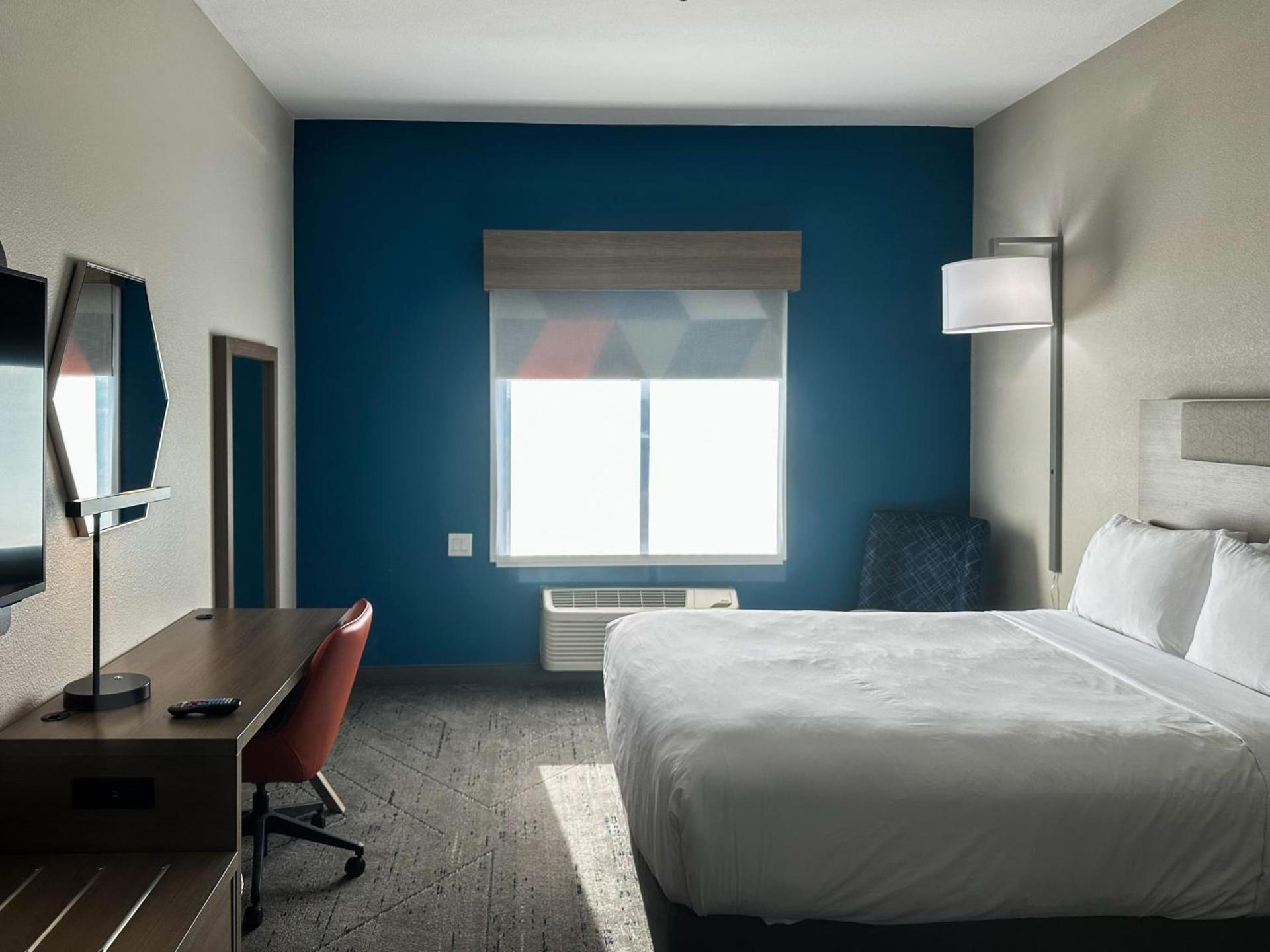 Holiday Inn Express Hotel & Suites Ennis by IHG photo 13