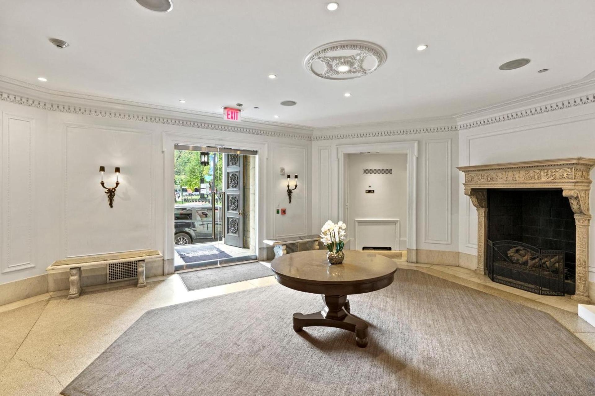 Placemakr Dupont Circle photo 6