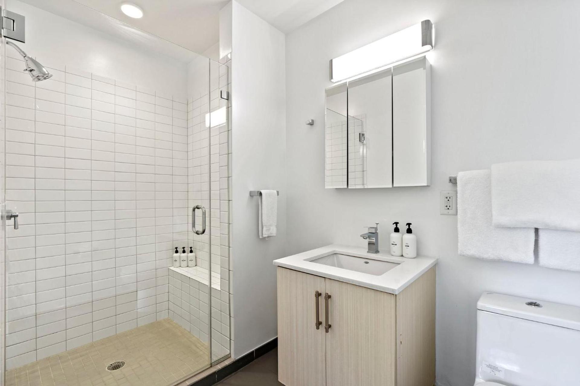 Placemakr Dupont Circle photo 47