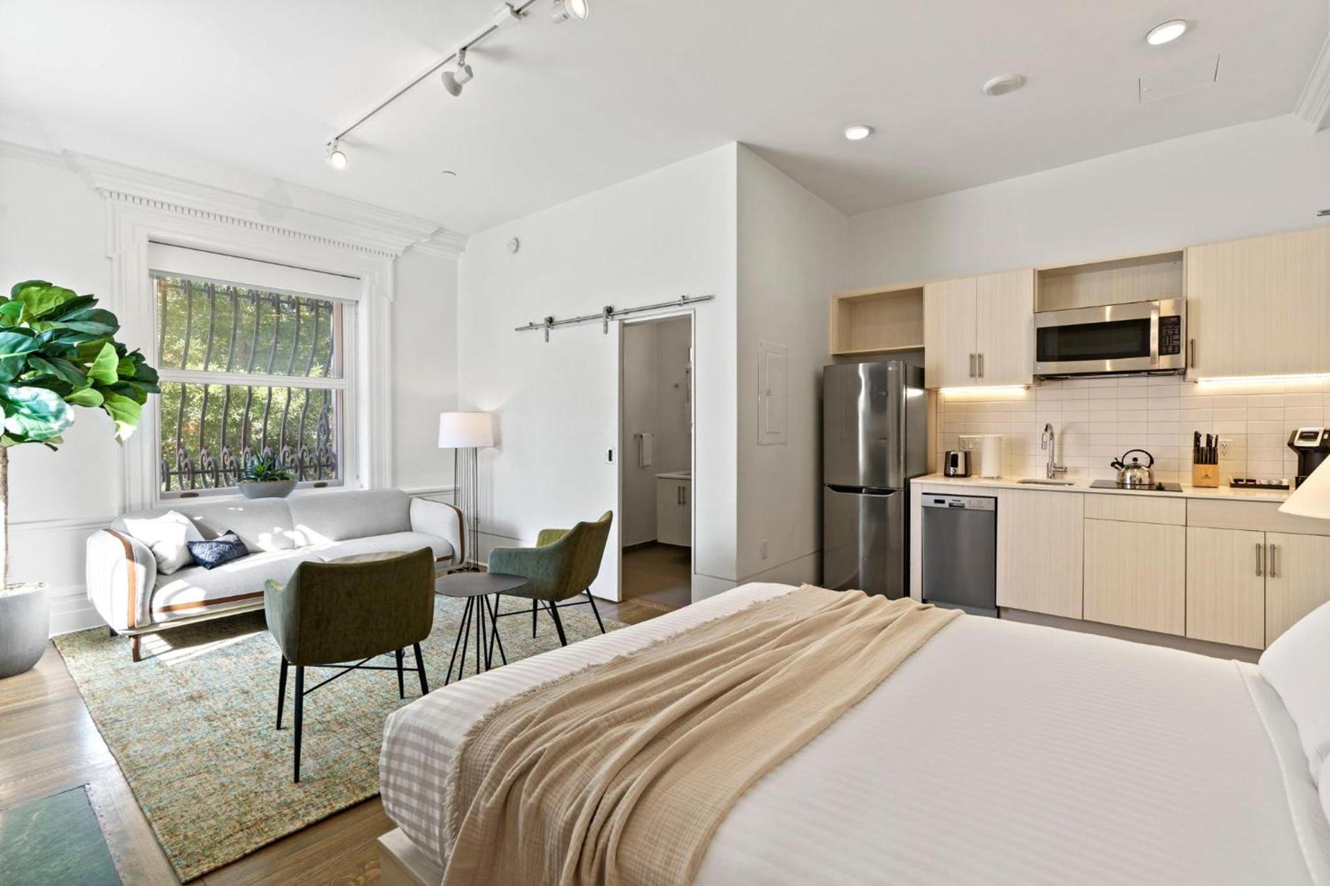 Placemakr Dupont Circle photo 63