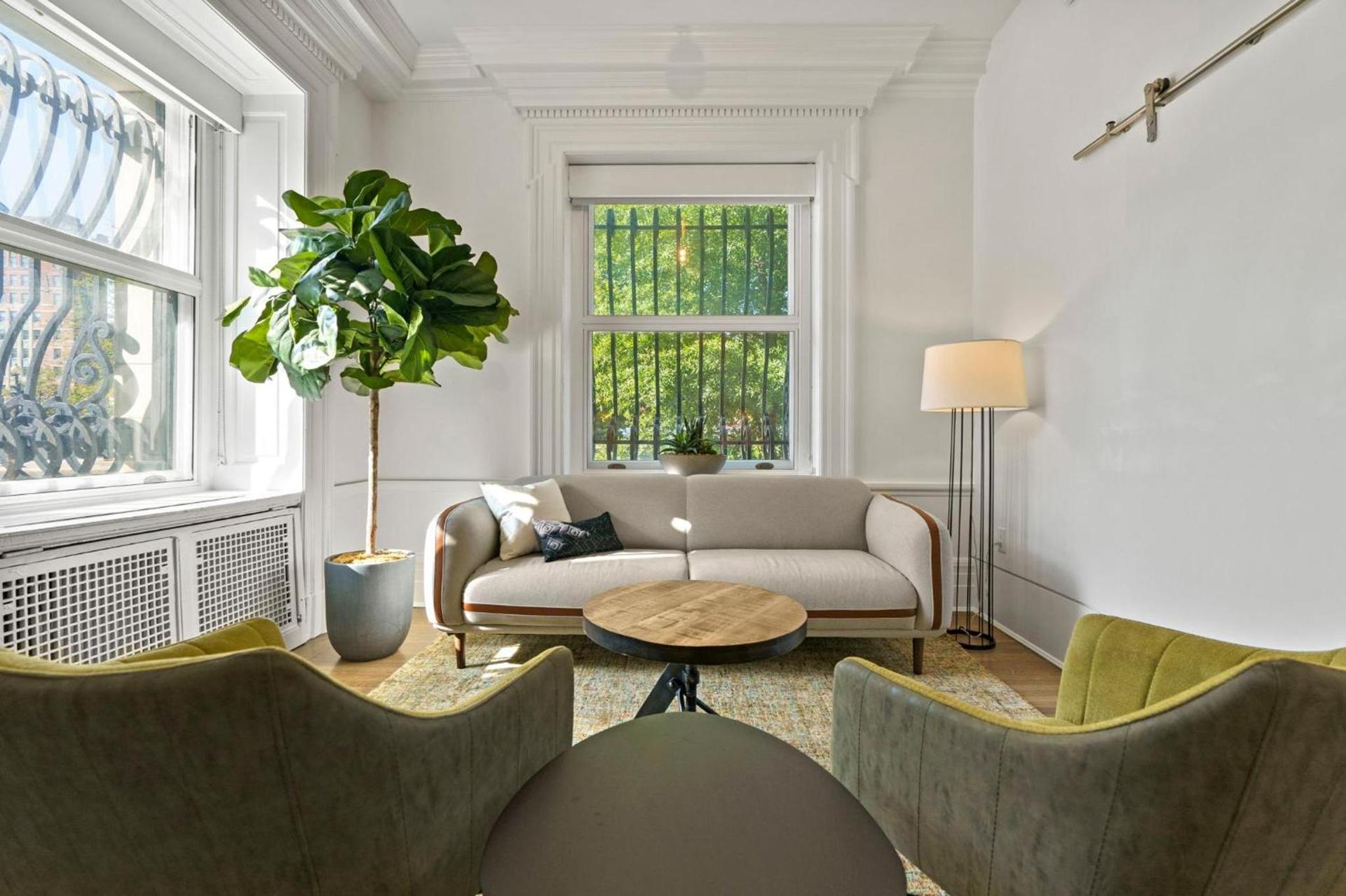 Placemakr Dupont Circle photo 59