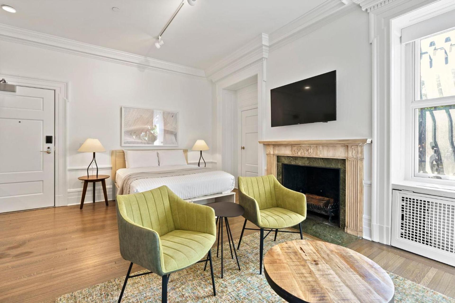 Placemakr Dupont Circle photo 58