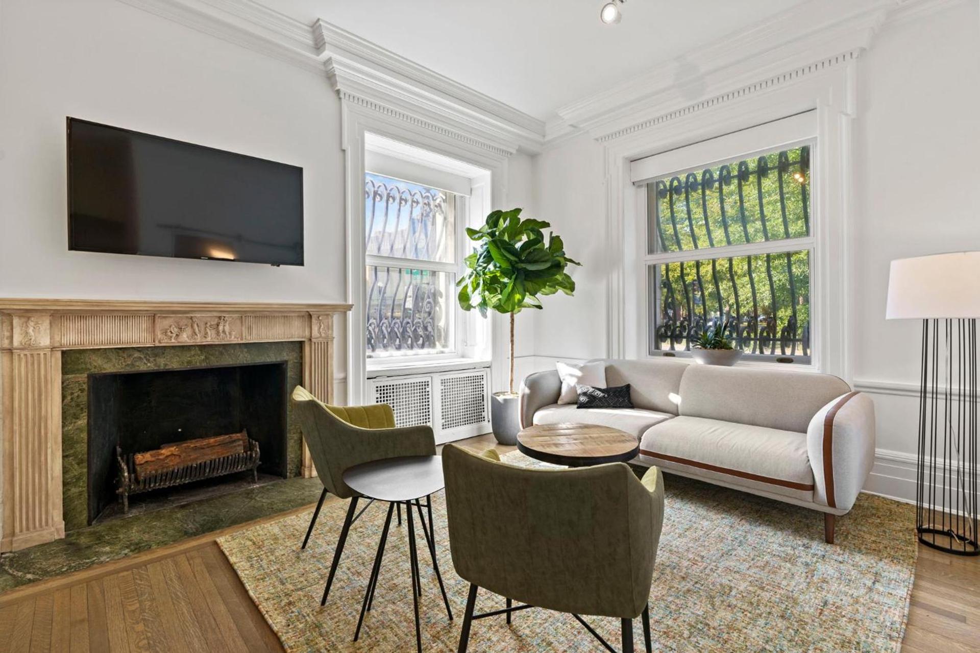 Placemakr Dupont Circle photo 65