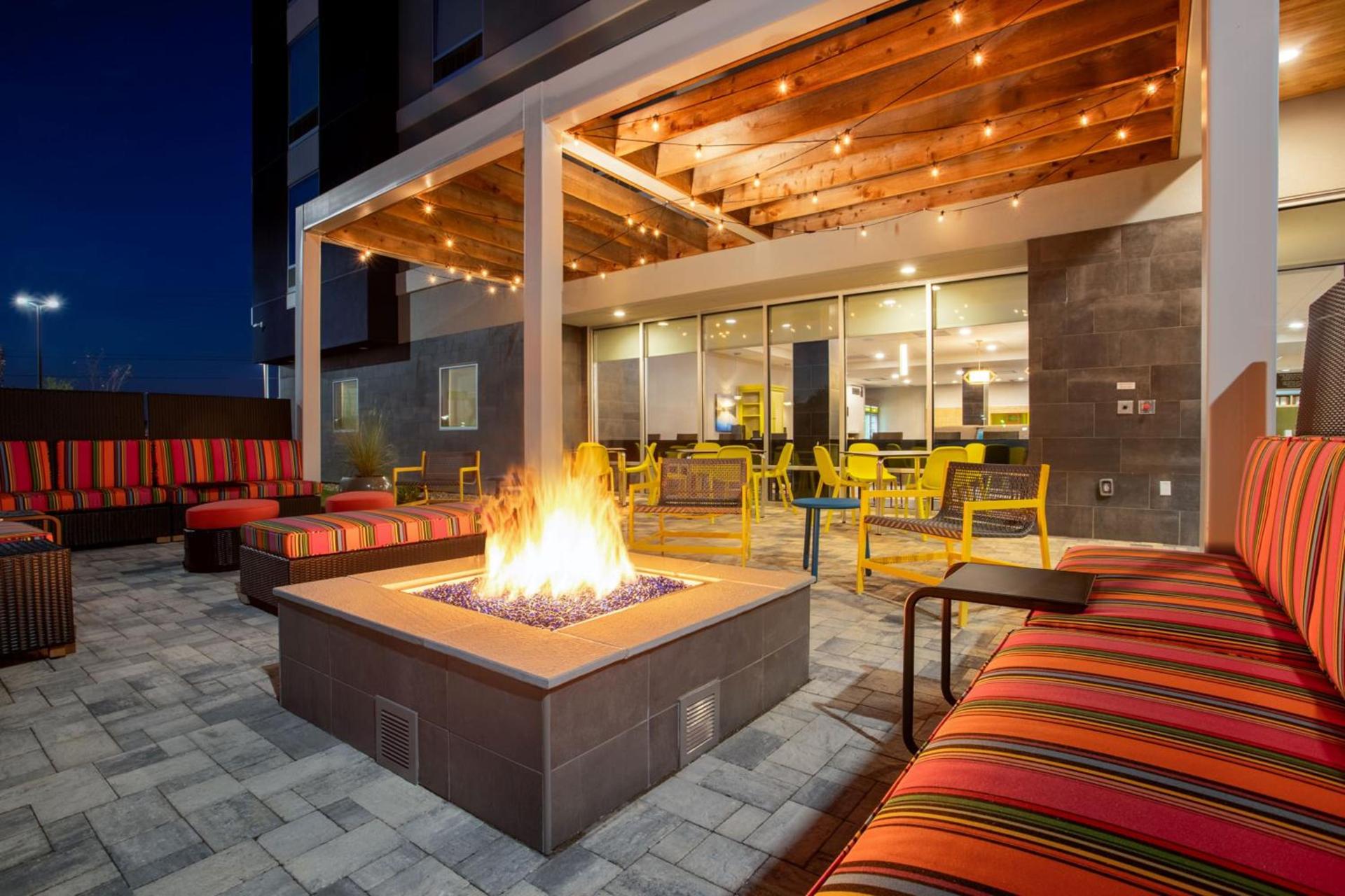 Home2 Suites By Hilton Calhoun photo 16