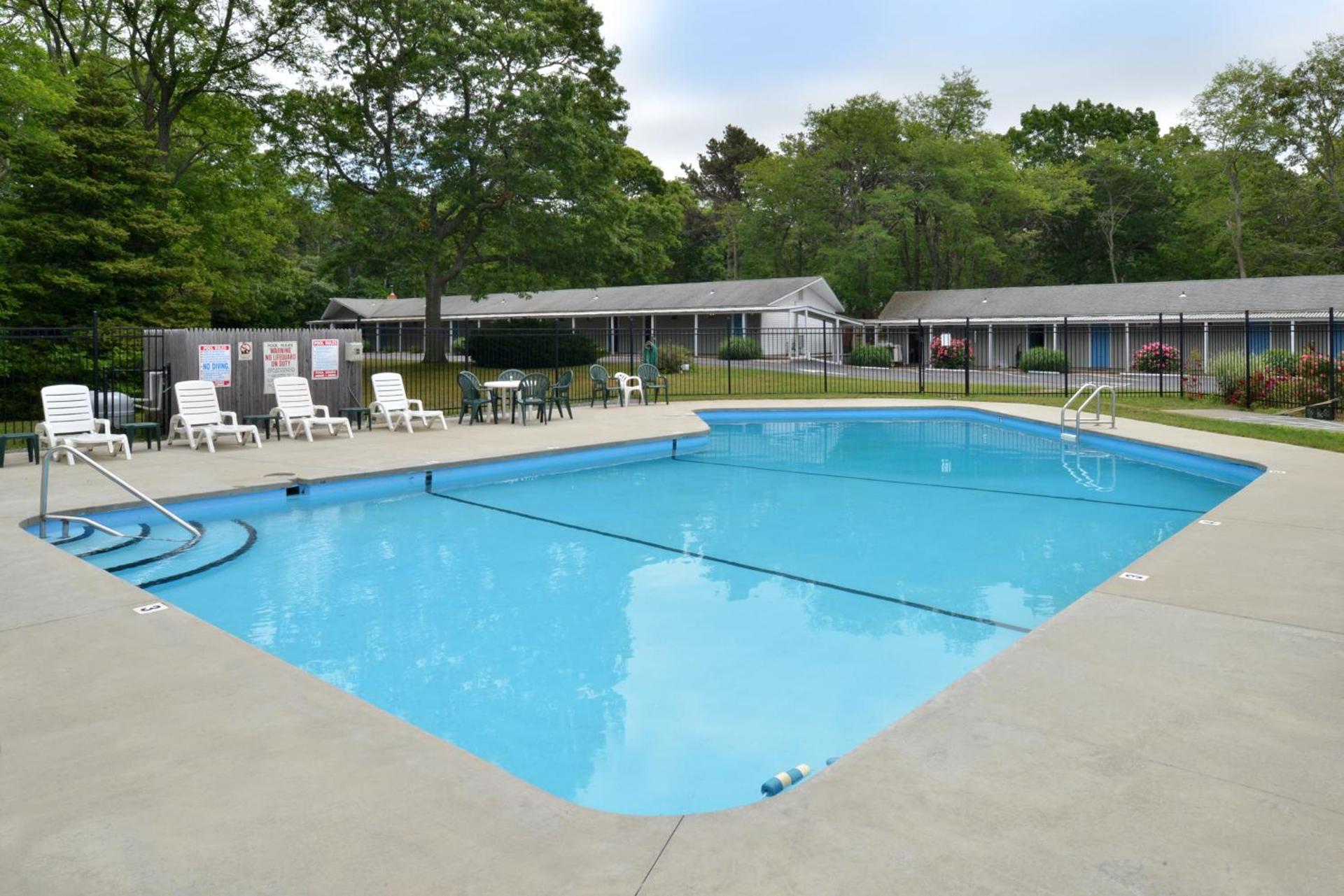 Blue Dolphin Inn photo 9