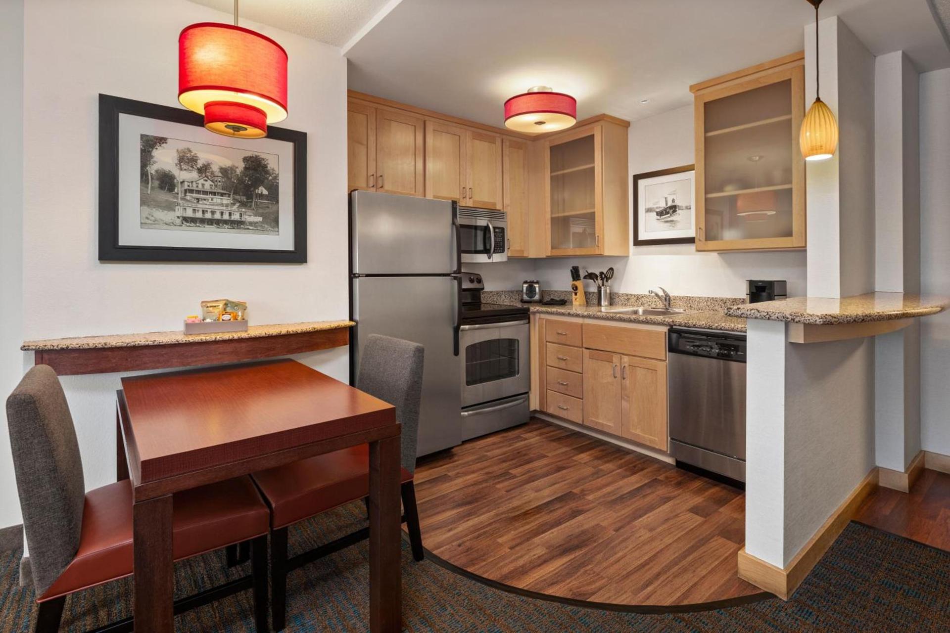 Residence Inn Minneapolis Plymouth photo 18