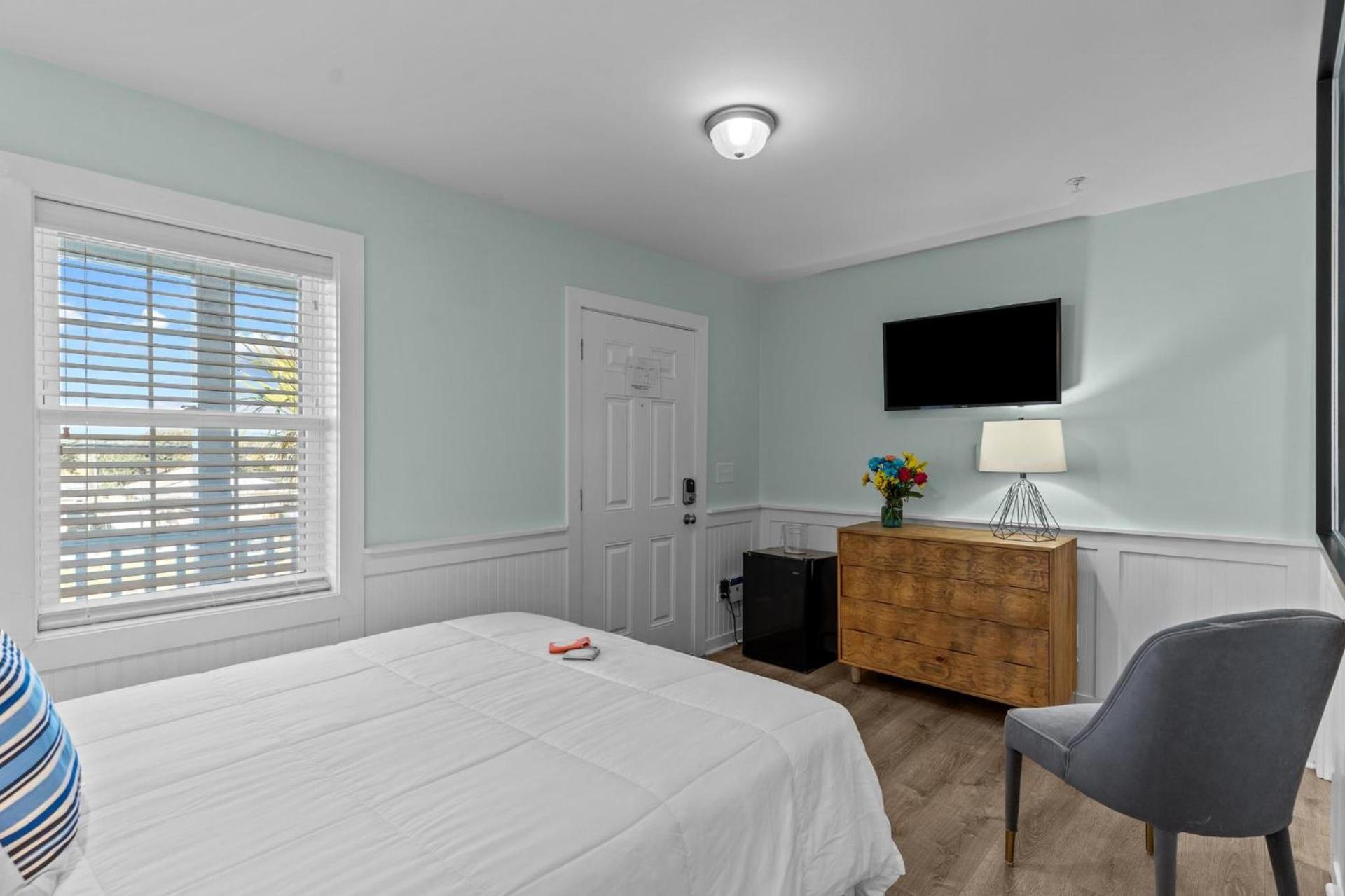 Loggerhead Inn and Suites photo 21