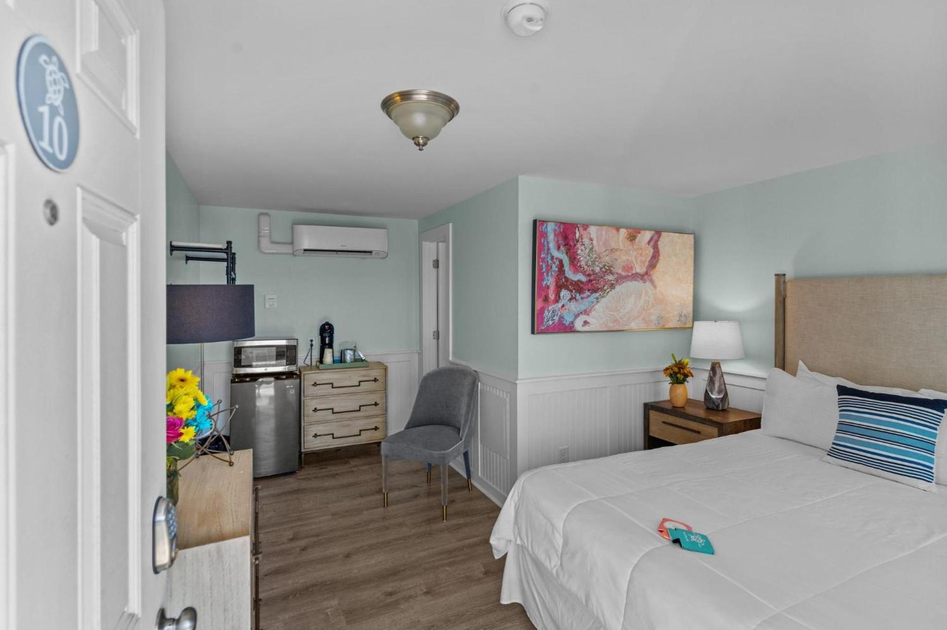 Loggerhead Inn and Suites photo 90
