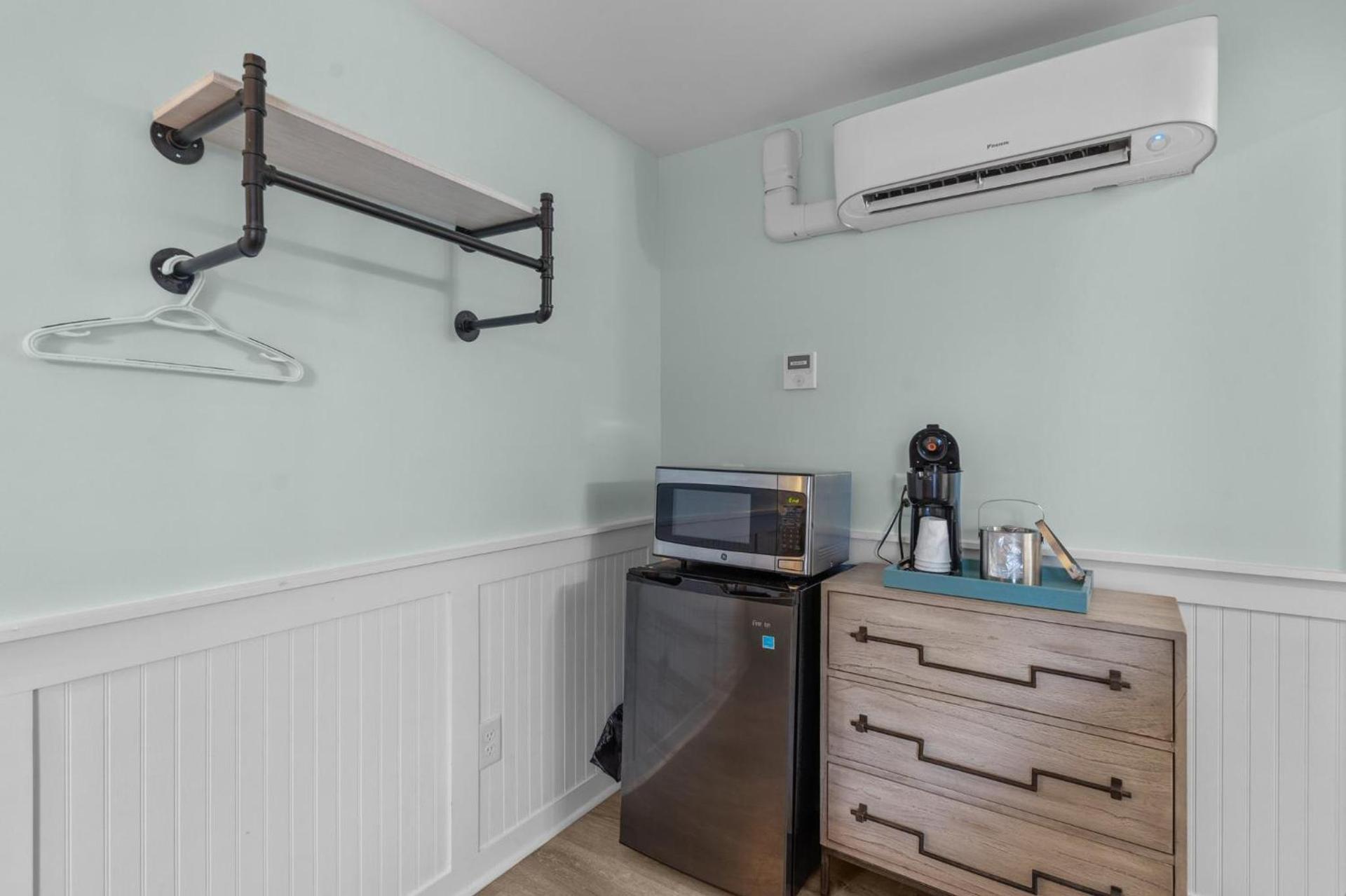 Loggerhead Inn and Suites photo 93