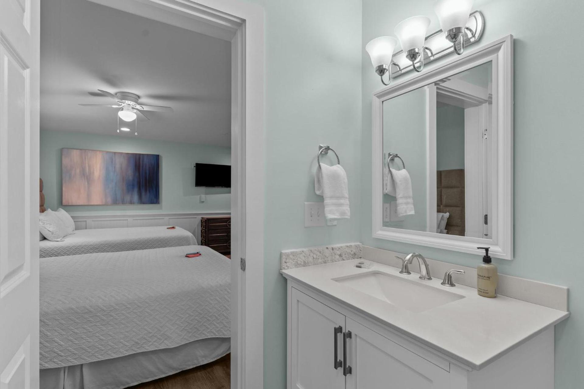Loggerhead Inn and Suites photo 98