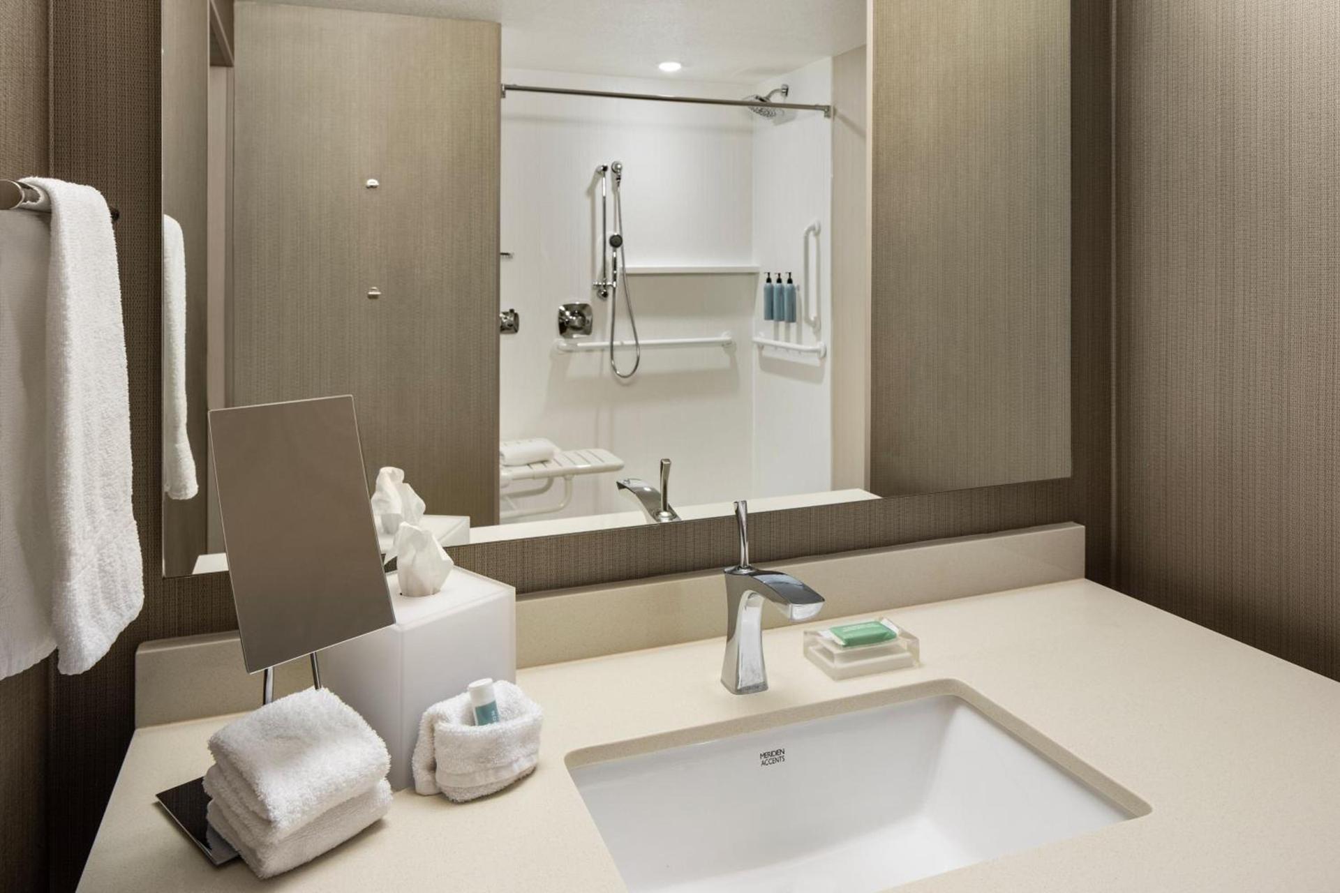 Courtyard by Marriott Minneapolis West photo 16