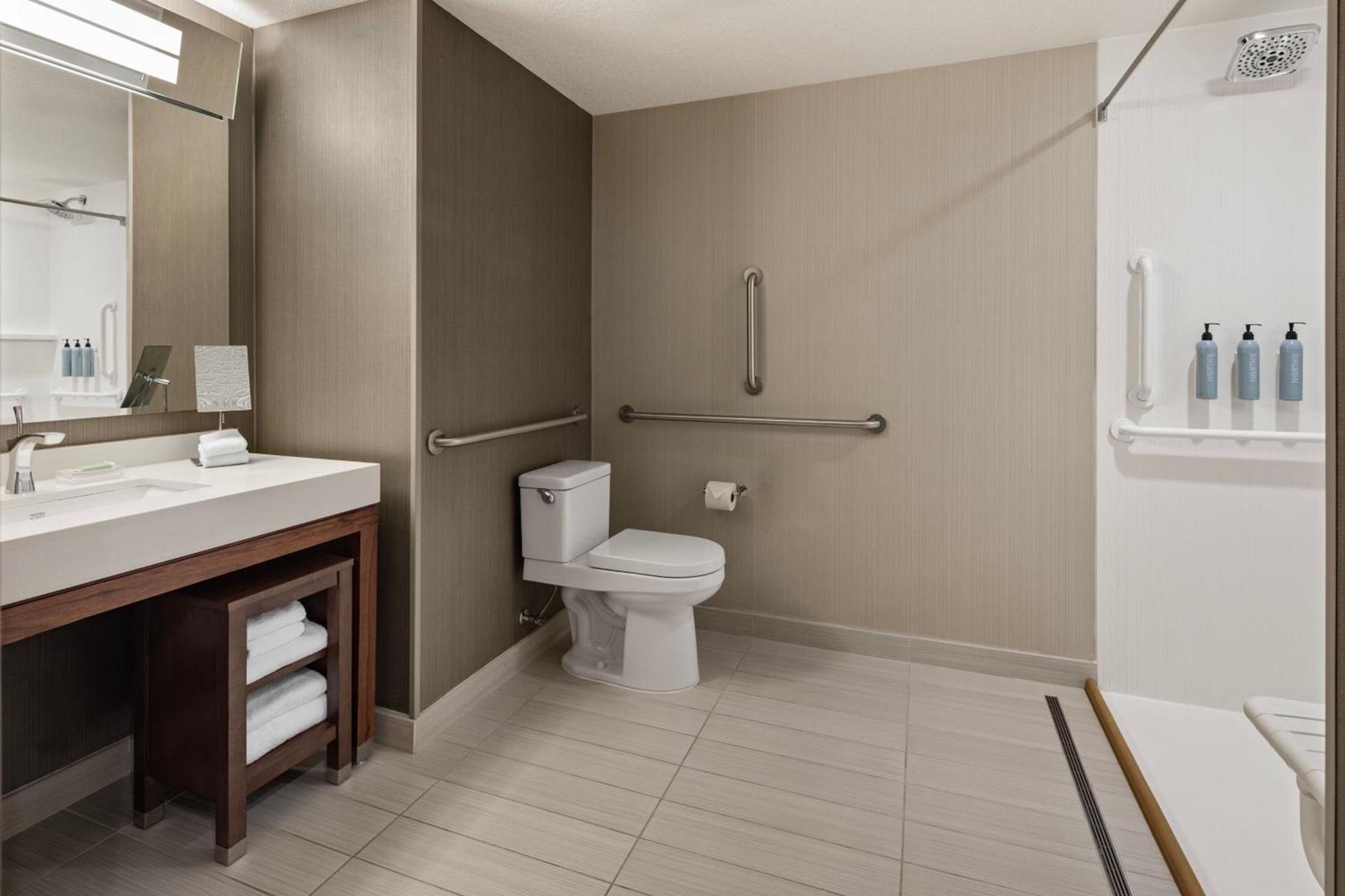 Courtyard by Marriott Minneapolis West photo 17