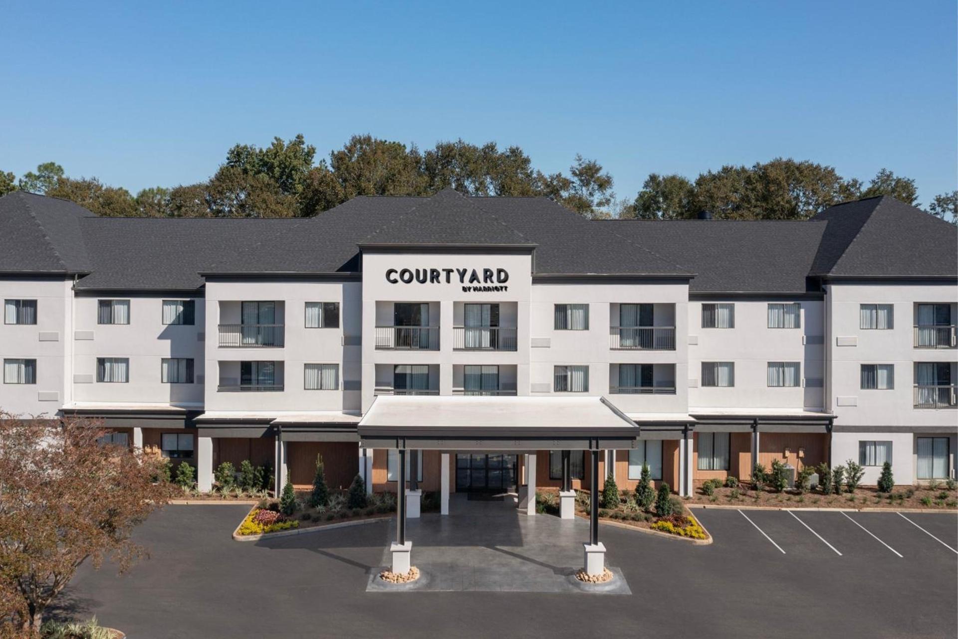 Courtyard by Marriott Dothan photo 2