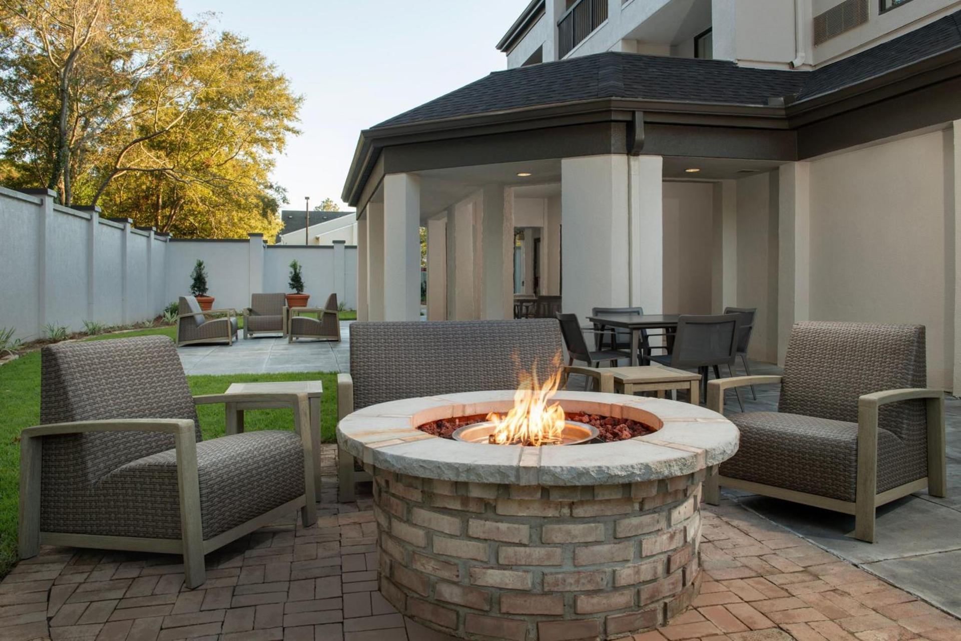 Courtyard by Marriott Dothan photo 15