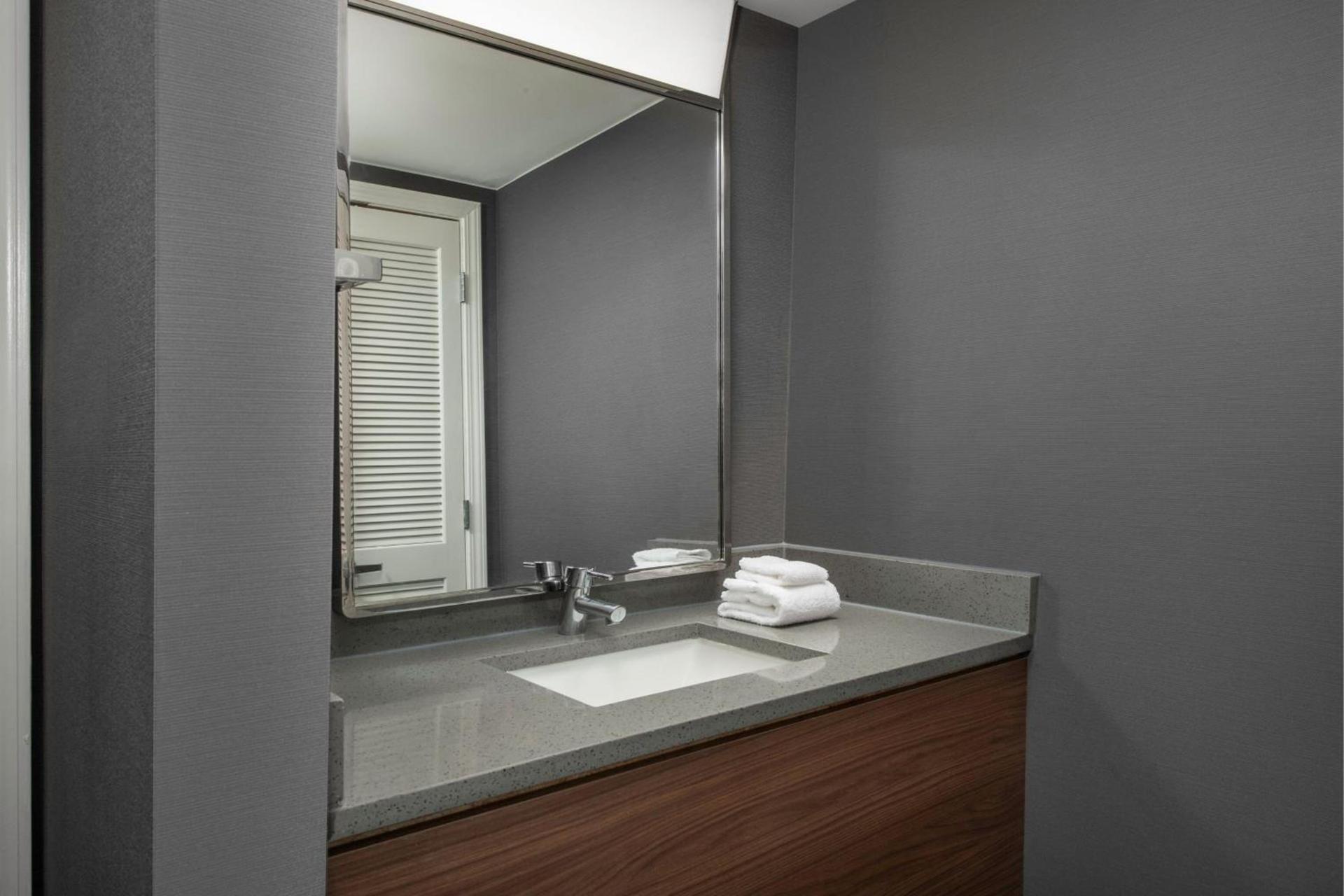 Courtyard by Marriott Dothan photo 27