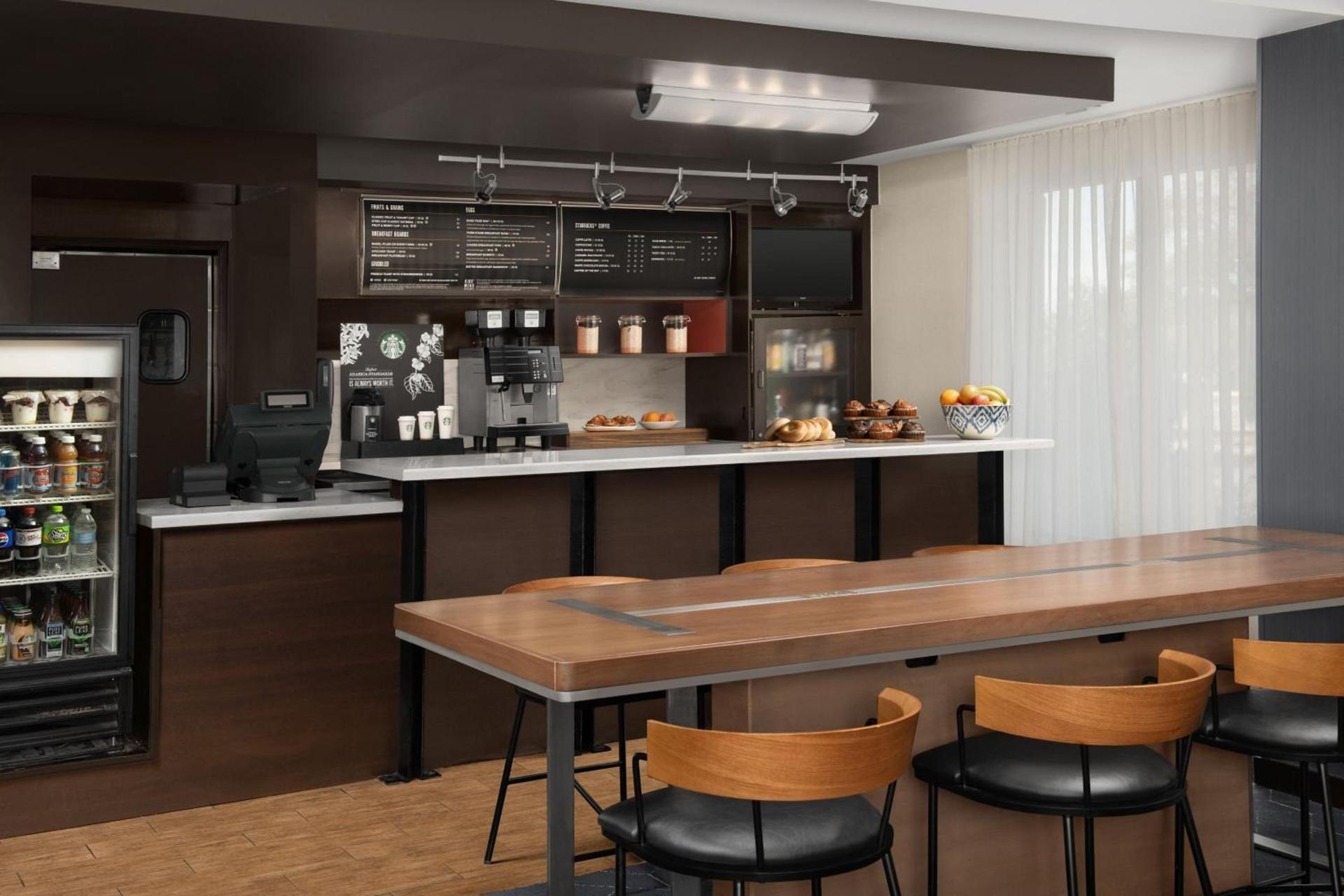 Courtyard by Marriott Dothan photo 9
