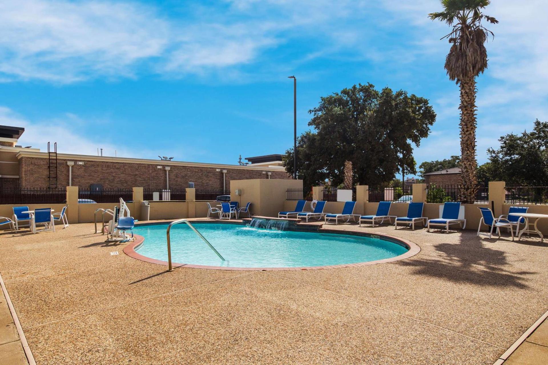 Best Western Galleria Inn & Suites photo 23