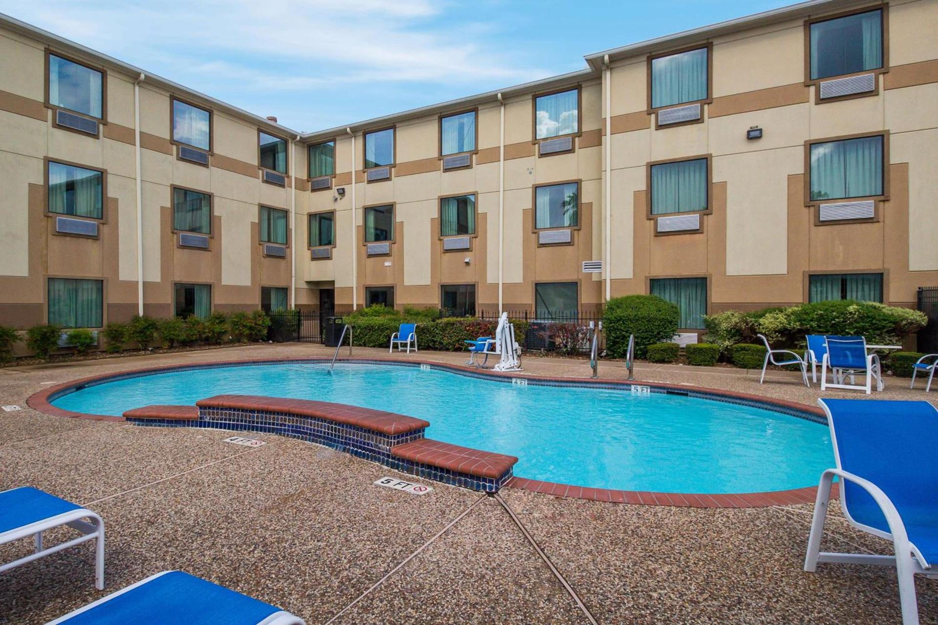 Best Western Galleria Inn & Suites photo 2