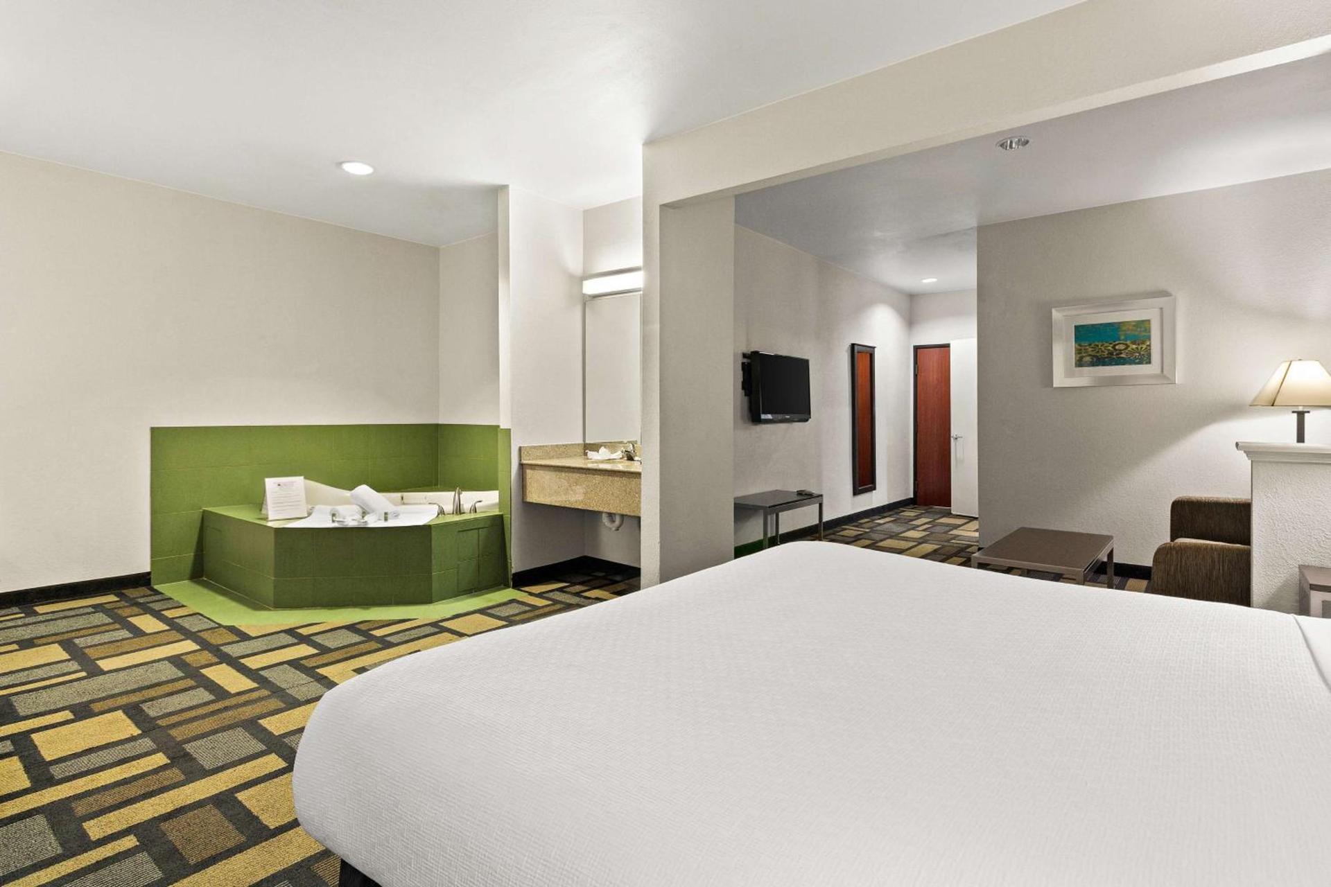 Best Western Galleria Inn & Suites photo 21