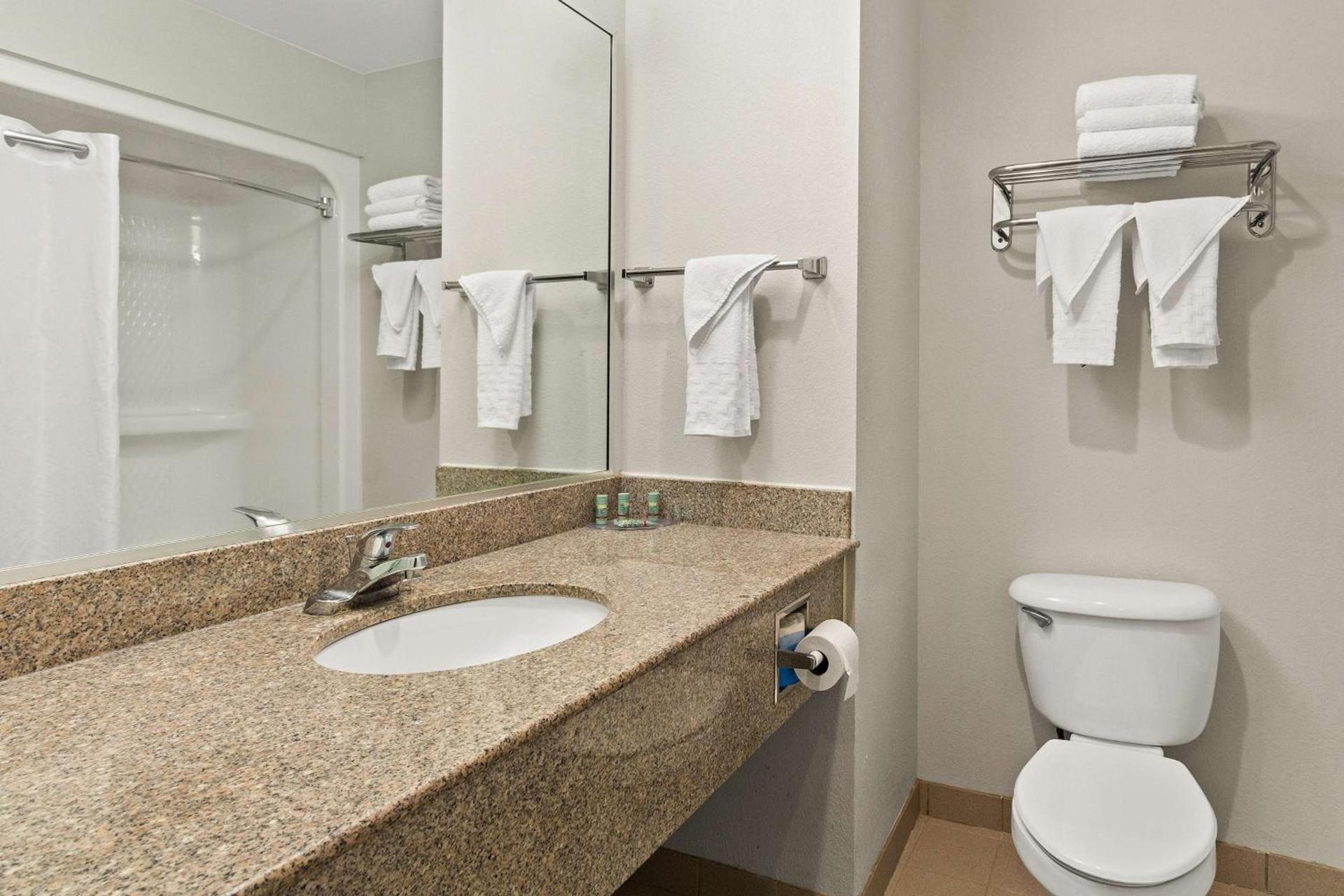 Best Western Galleria Inn & Suites photo 19