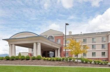 Triple Play Resort Hotel & Suites photo 1