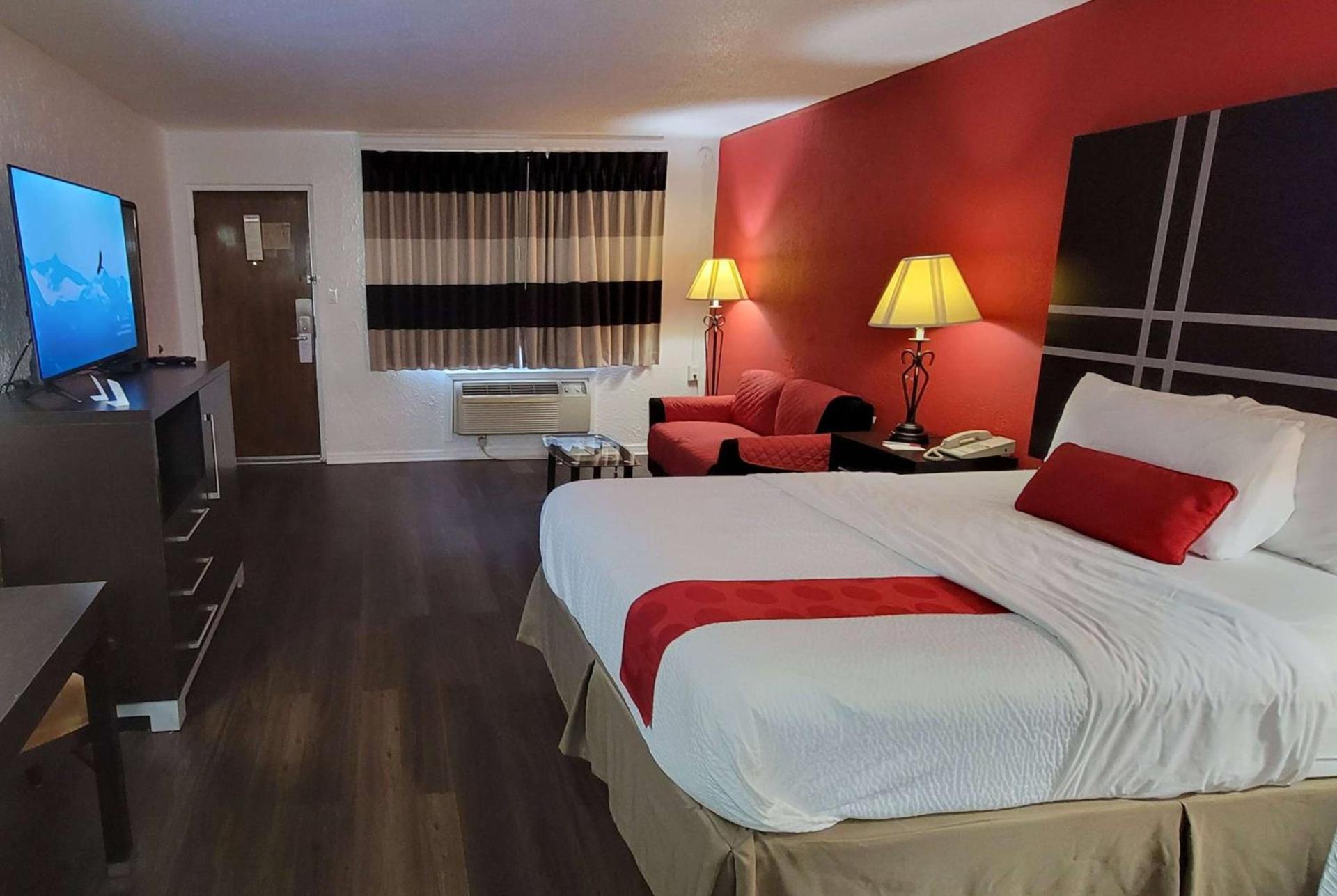 Ramada by Wyndham Mountain Home photo 18