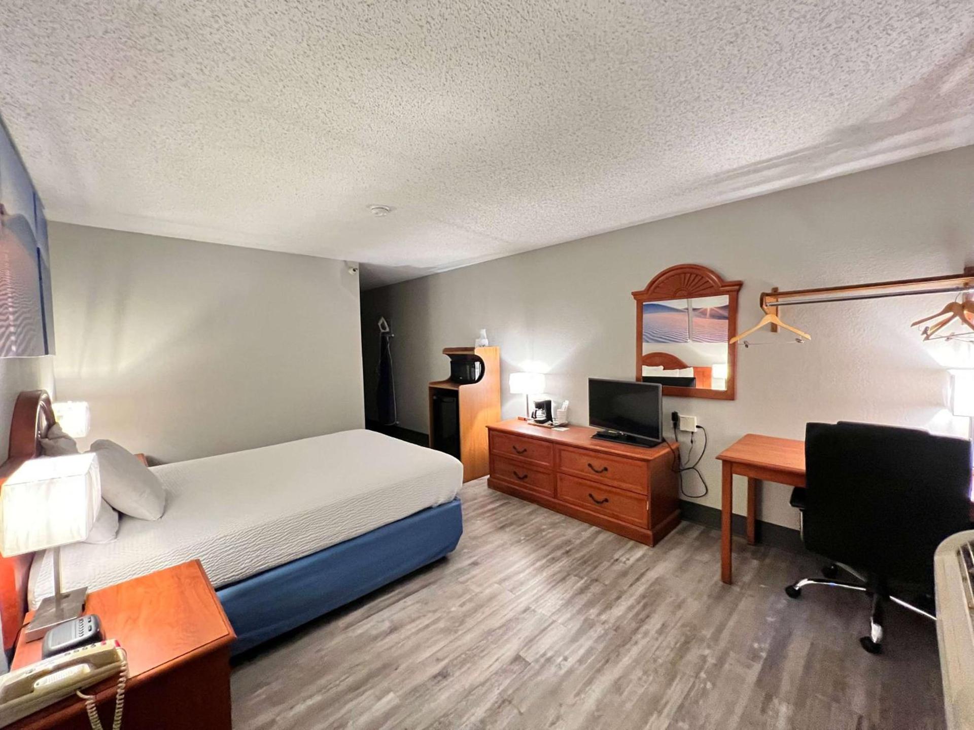 Antelope Inn & Suites photo 11