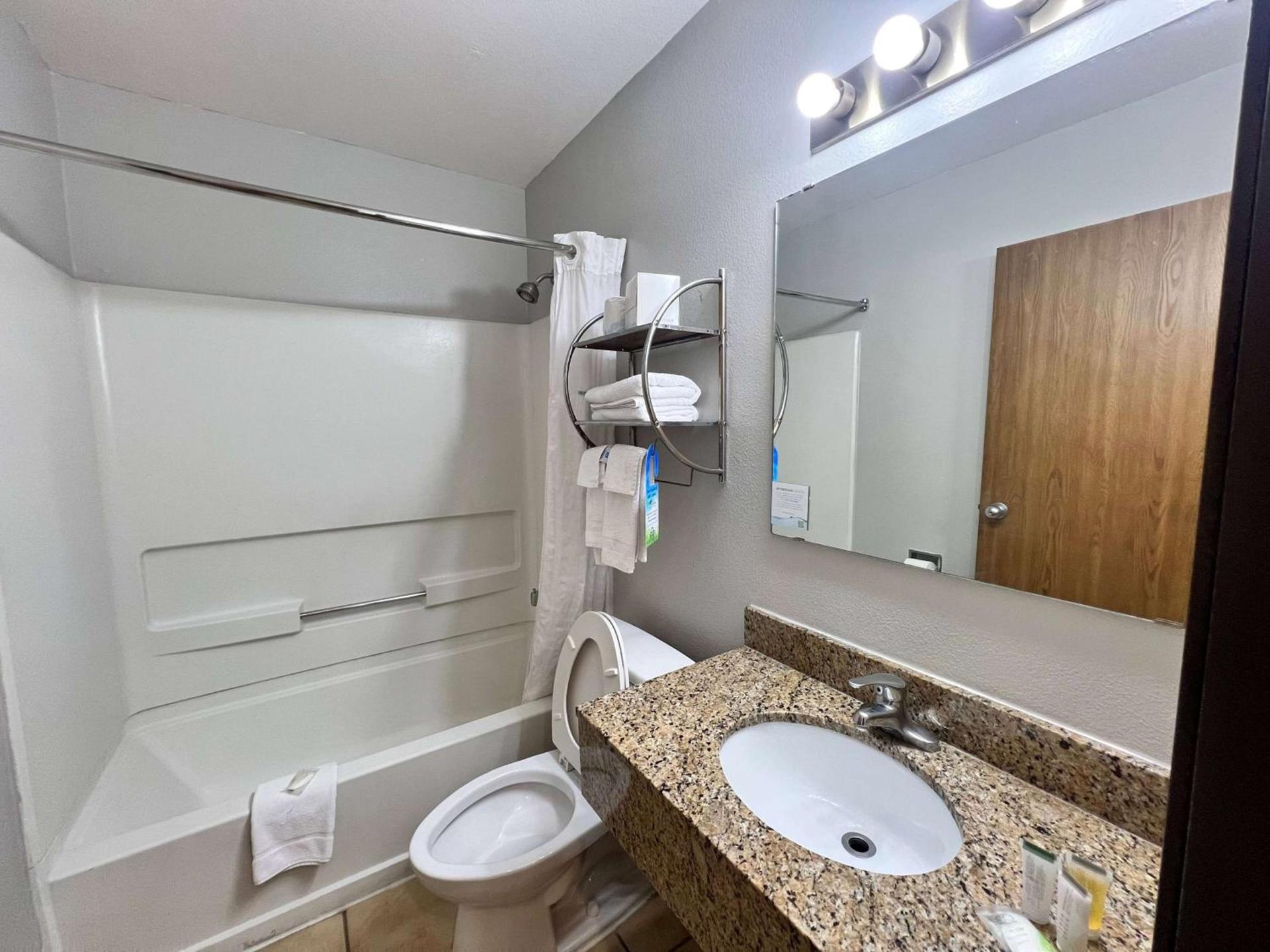 Antelope Inn & Suites photo 25