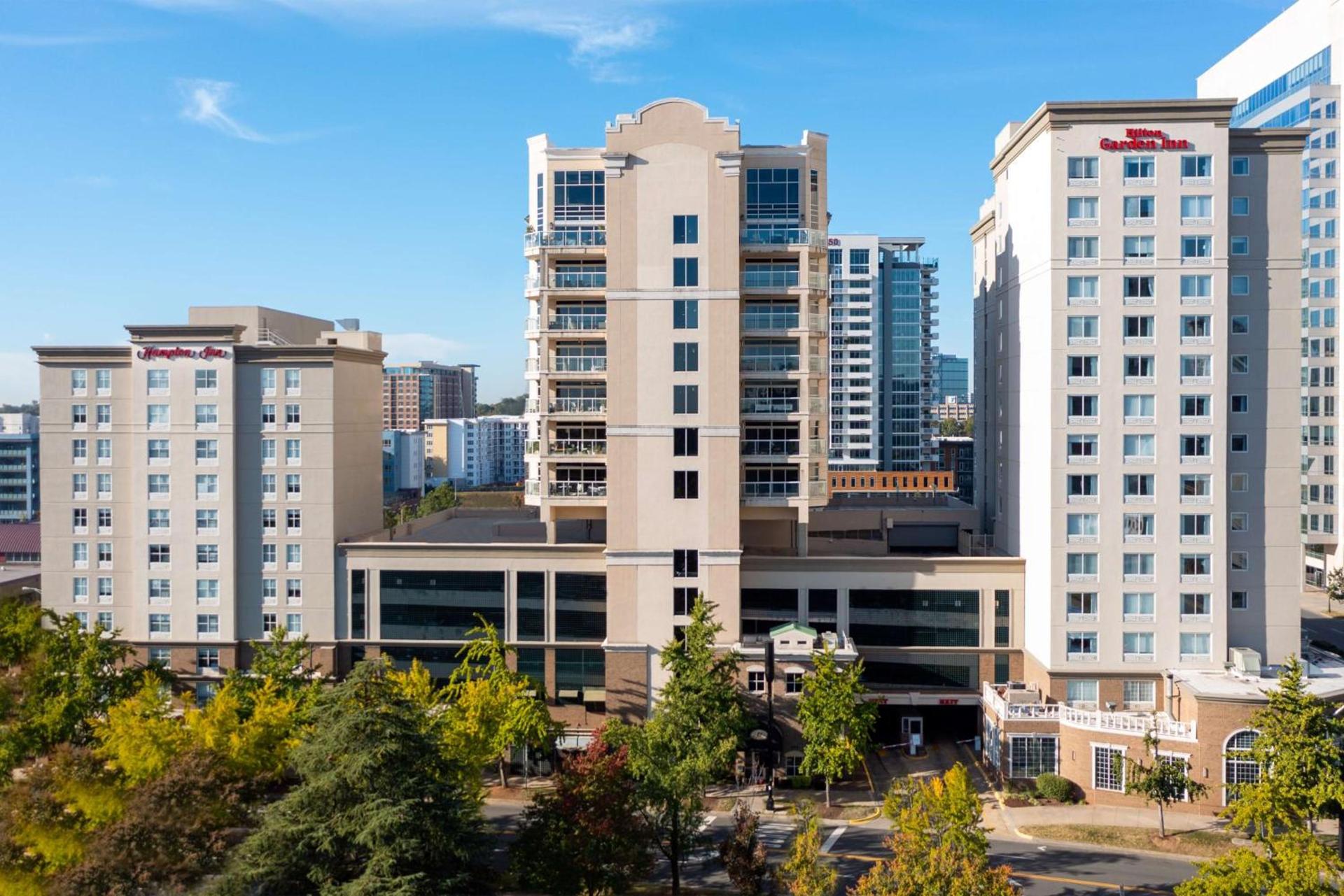 Hilton Garden Inn Charlotte Uptown photo 2